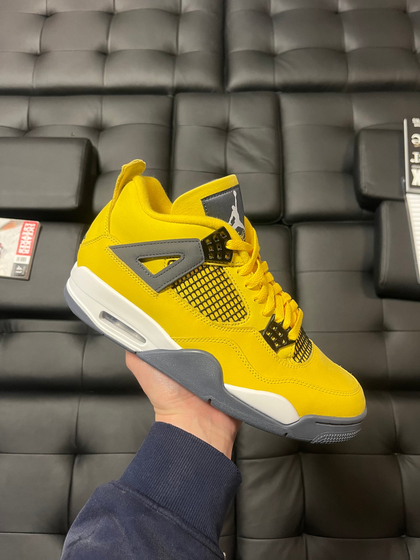 Jordan 4 Lightning / Brand New