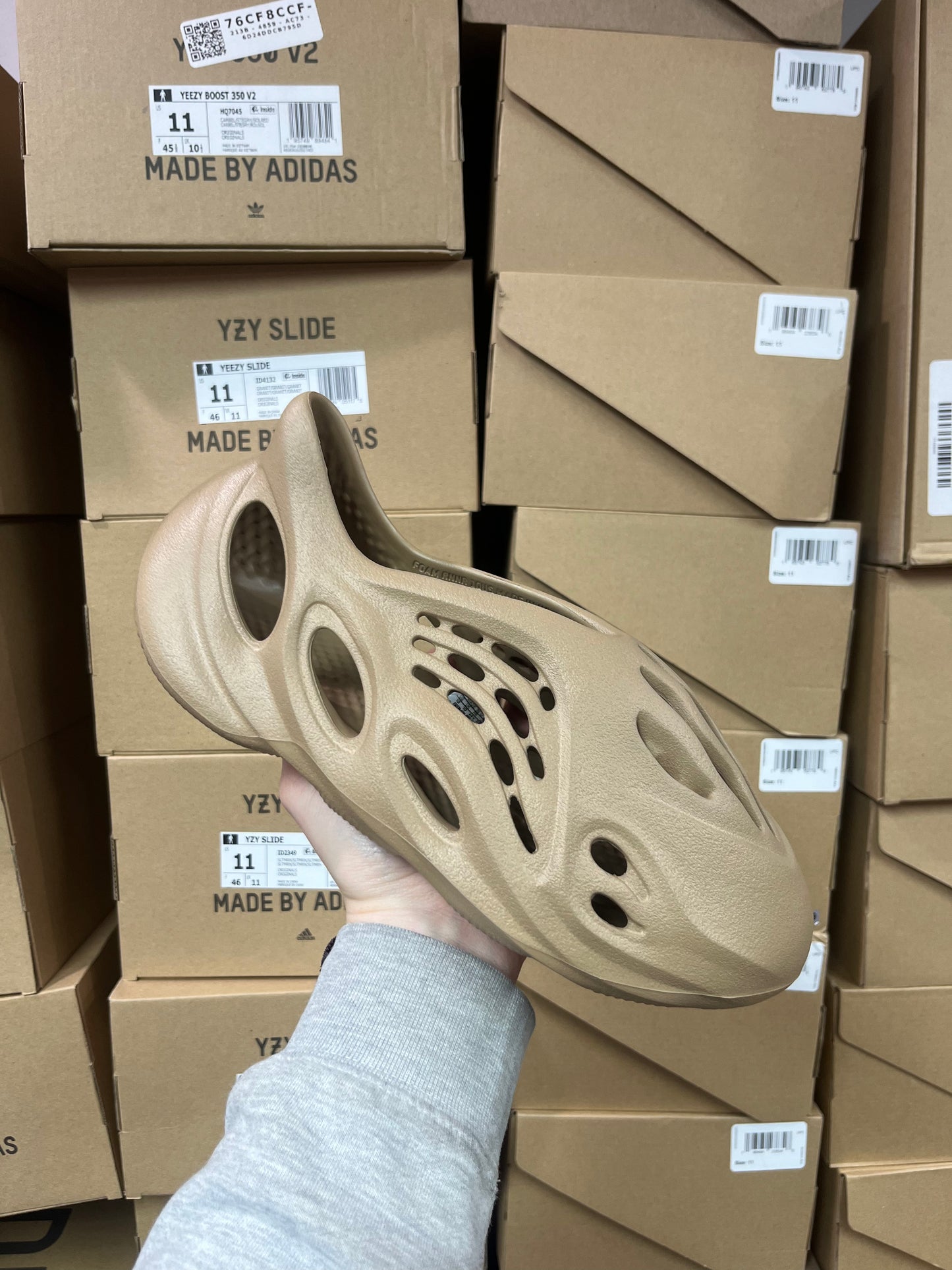 Yeezy Foam Runner Clay Taupe / Brand New