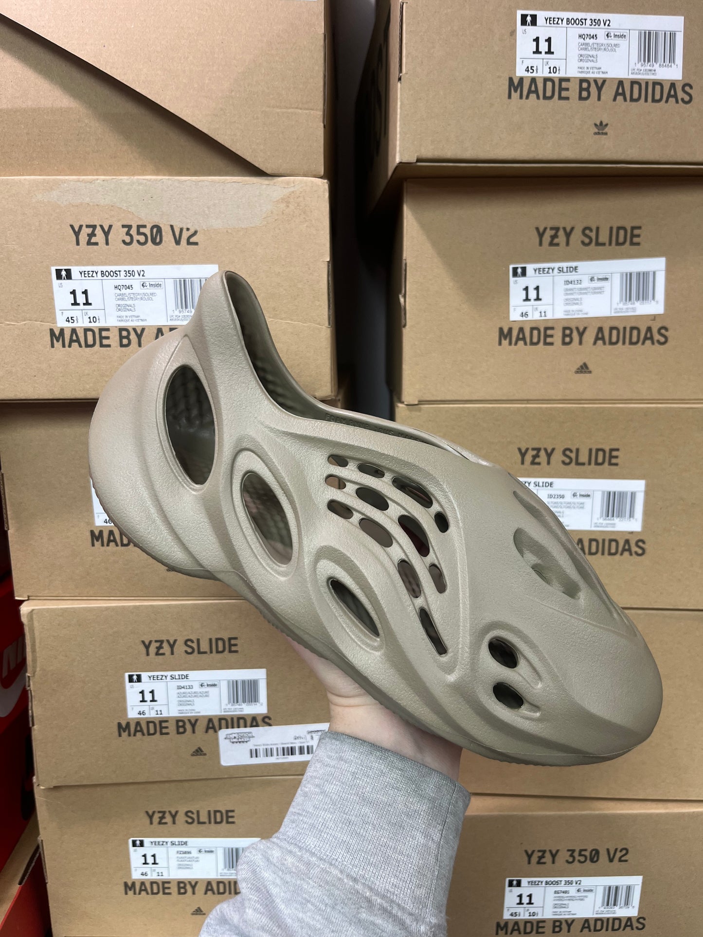 Yeezy Foam Runner Stone Taupe / Brand New