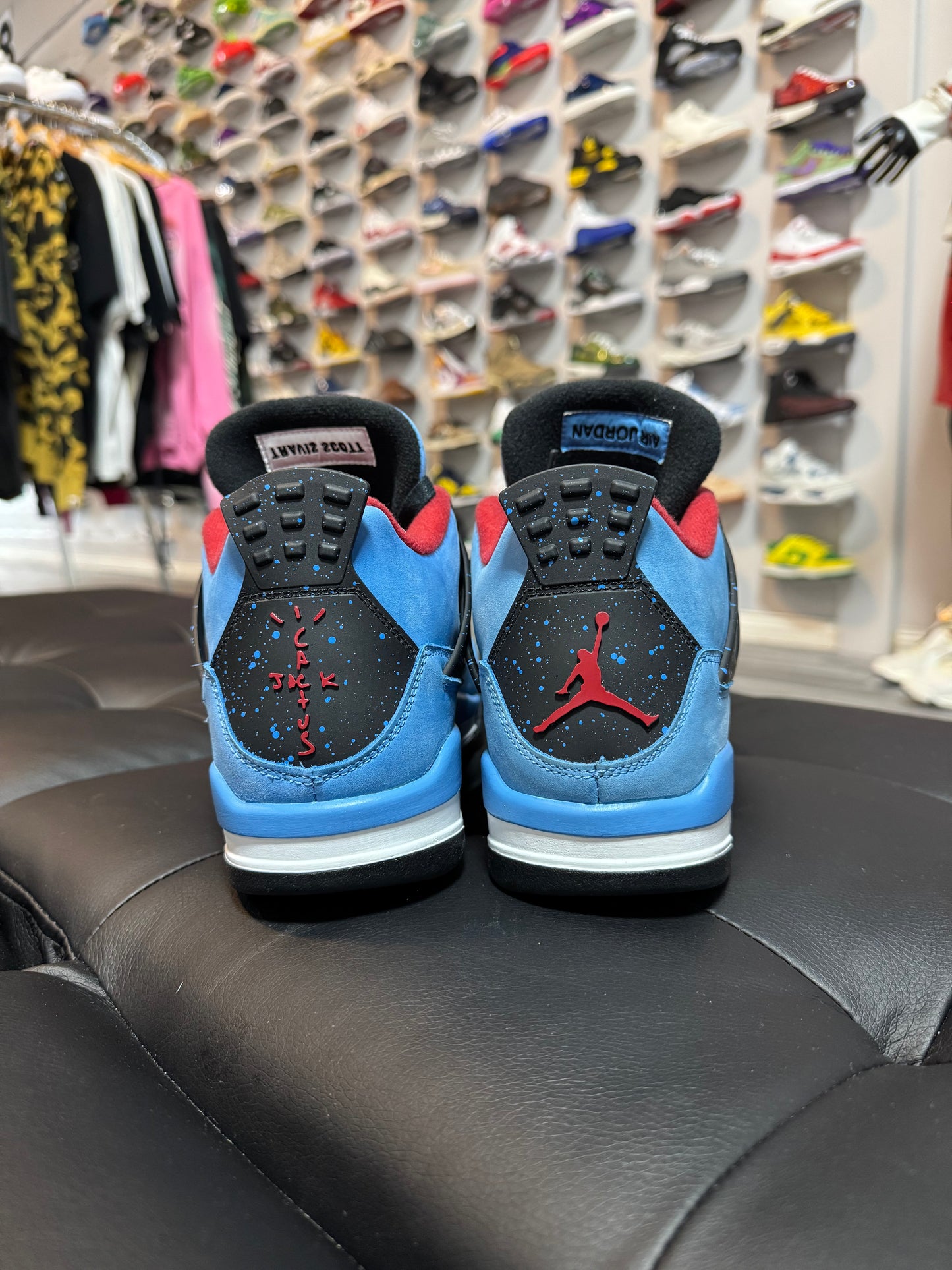 Jordan 4 Travis Scott Cactus Jack / Preowned