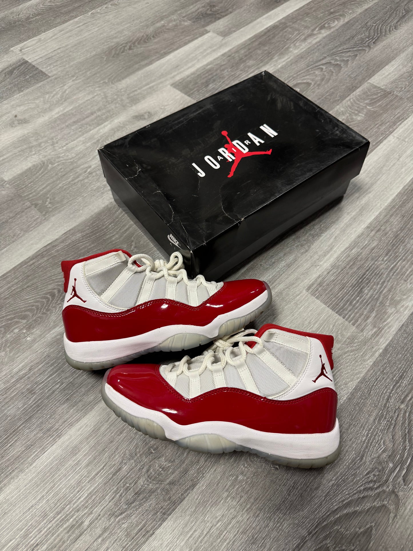 Jordan 11 Cherry / Preowned
