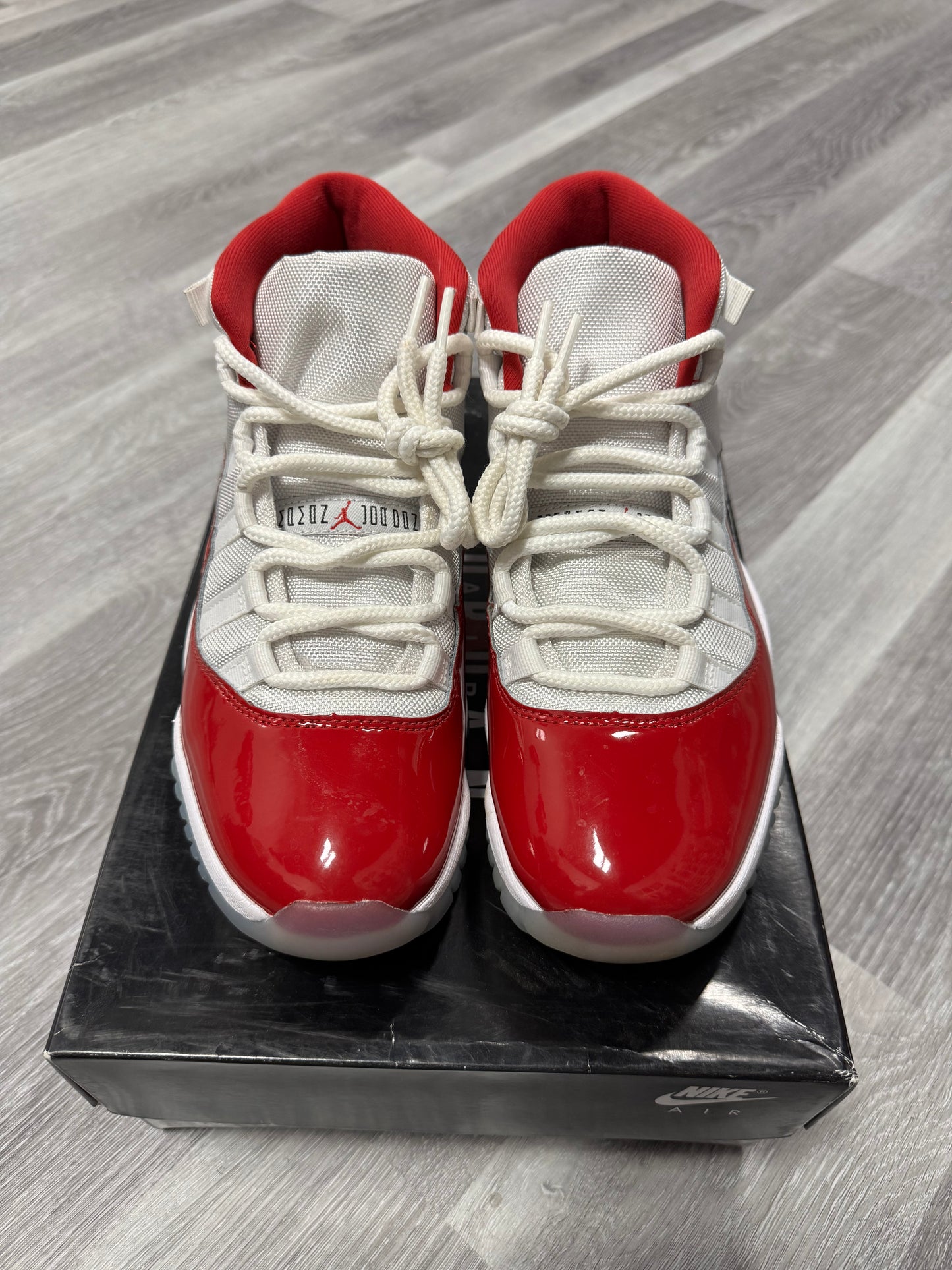 Jordan 11 Cherry / Preowned