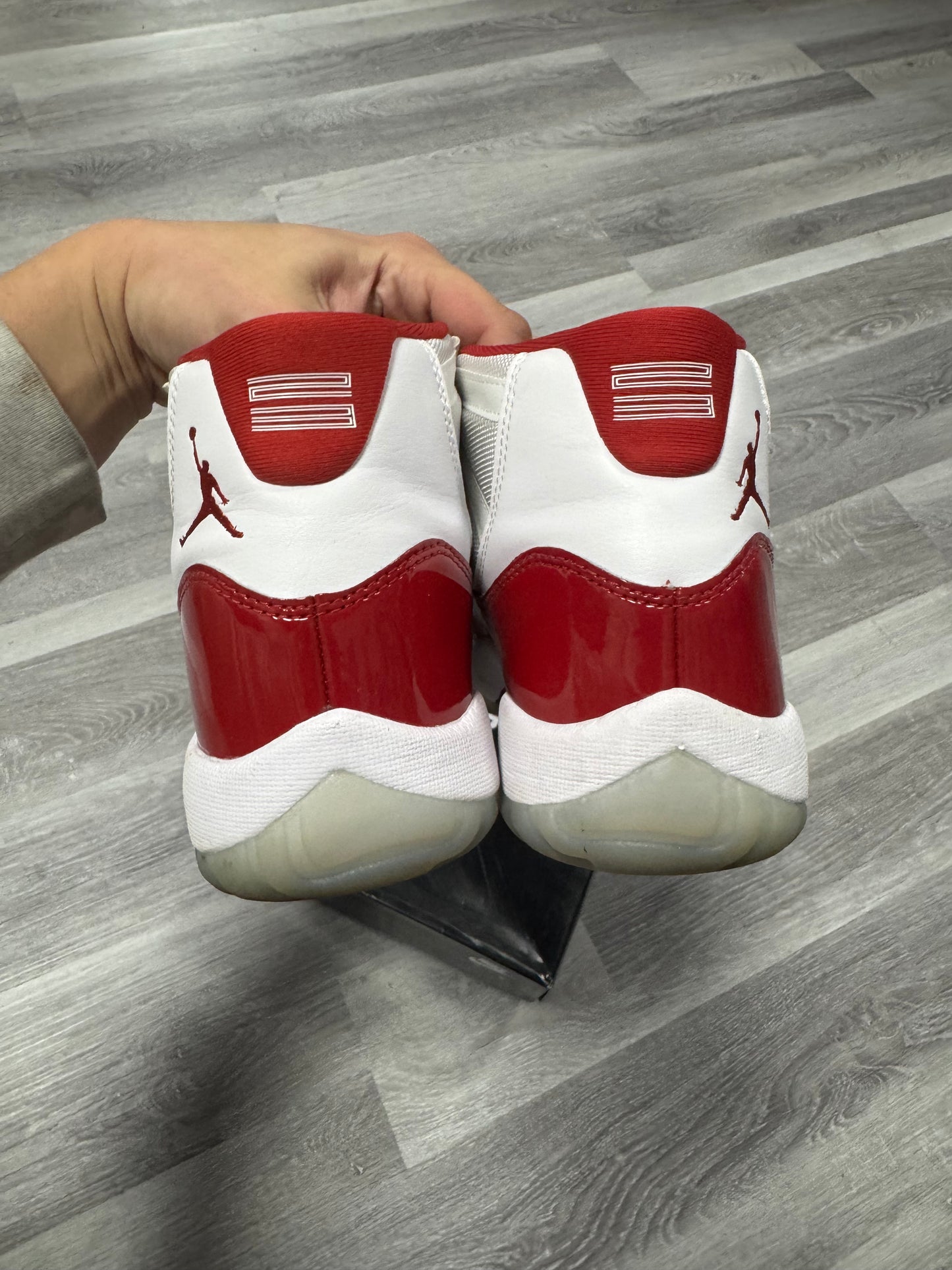 Jordan 11 Cherry / Preowned