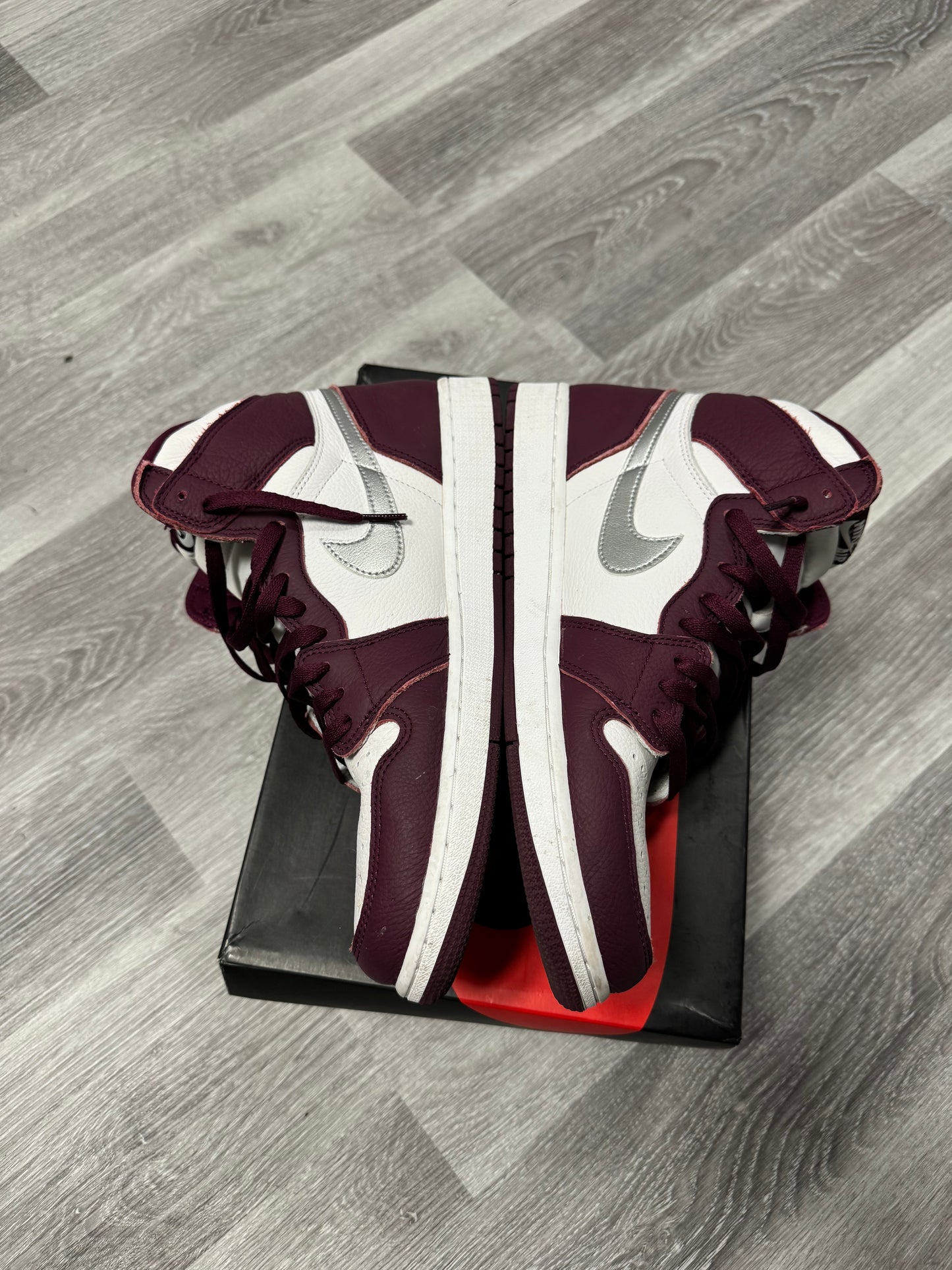 Jordan 1 Bordeaux / Preowned