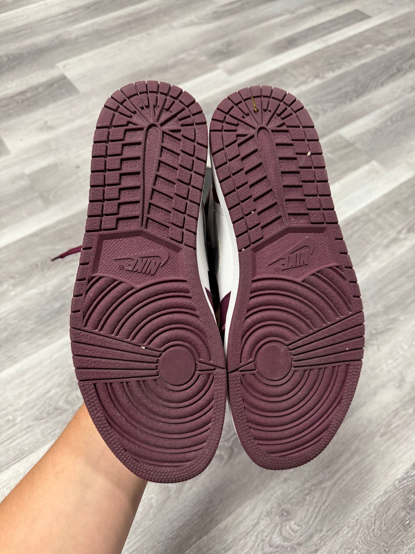 Jordan 1 Bordeaux / Preowned