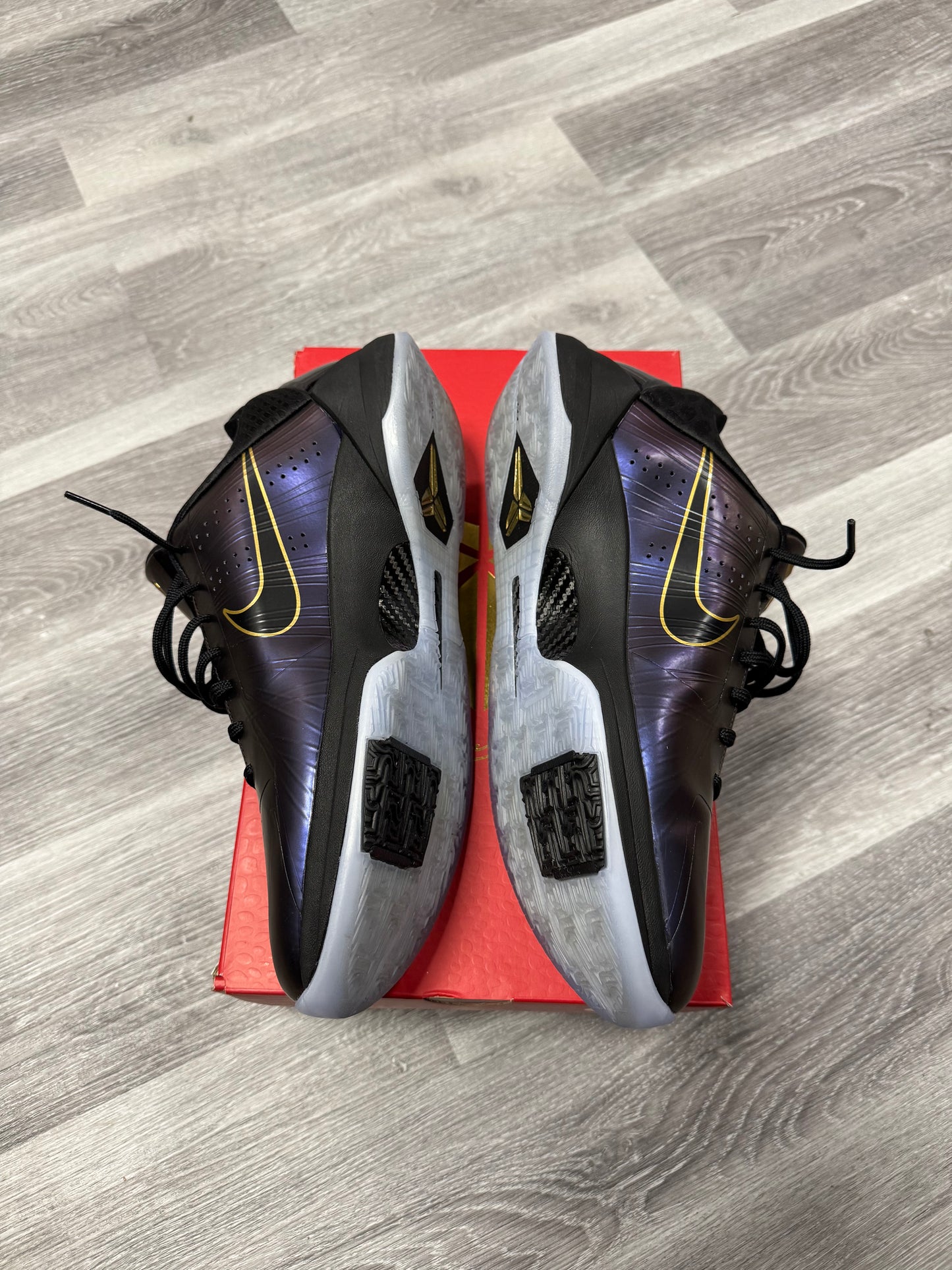 Kobe 5 Year of the Mamba / Preowned