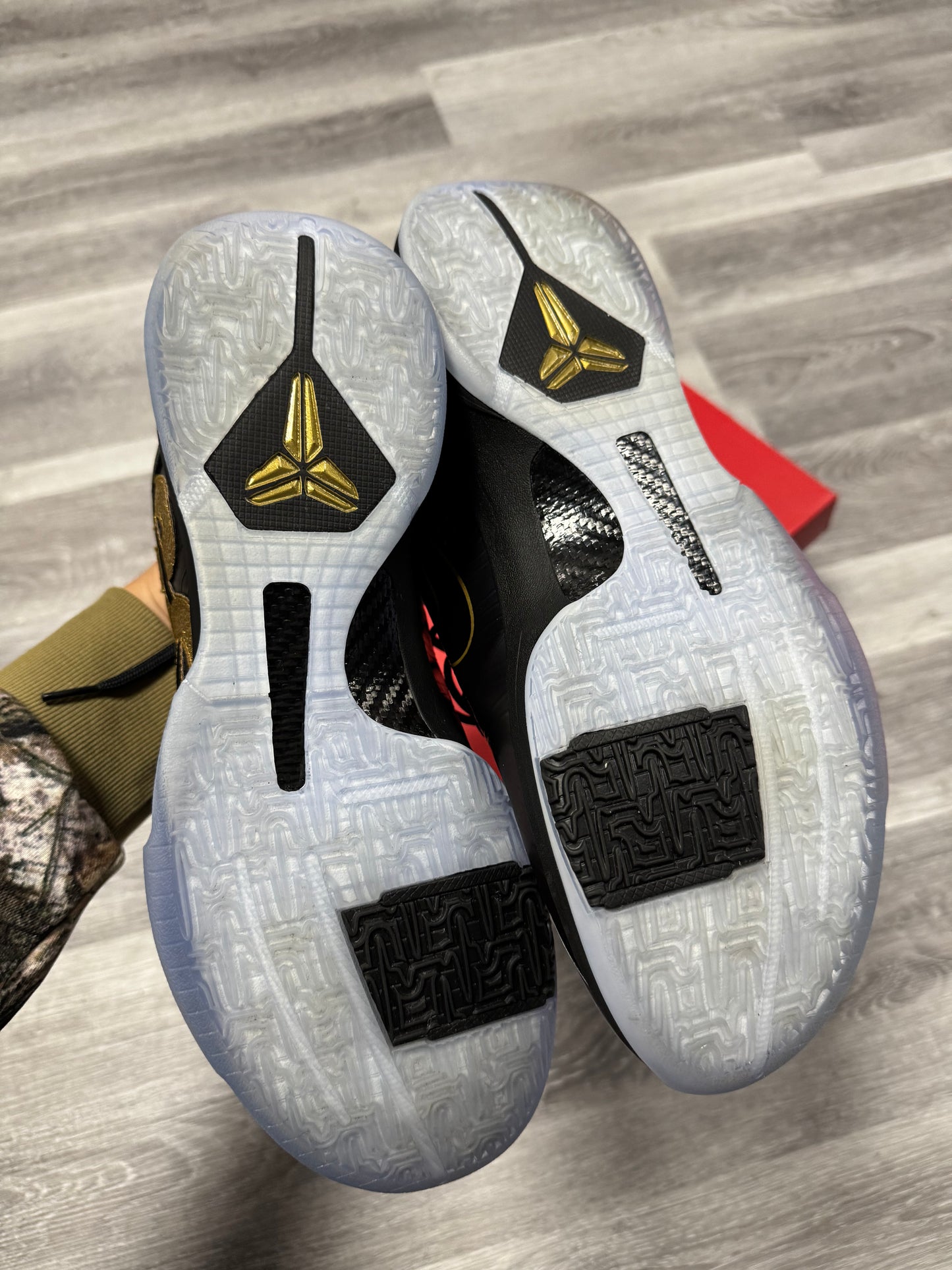 Kobe 5 Year of the Mamba / Preowned