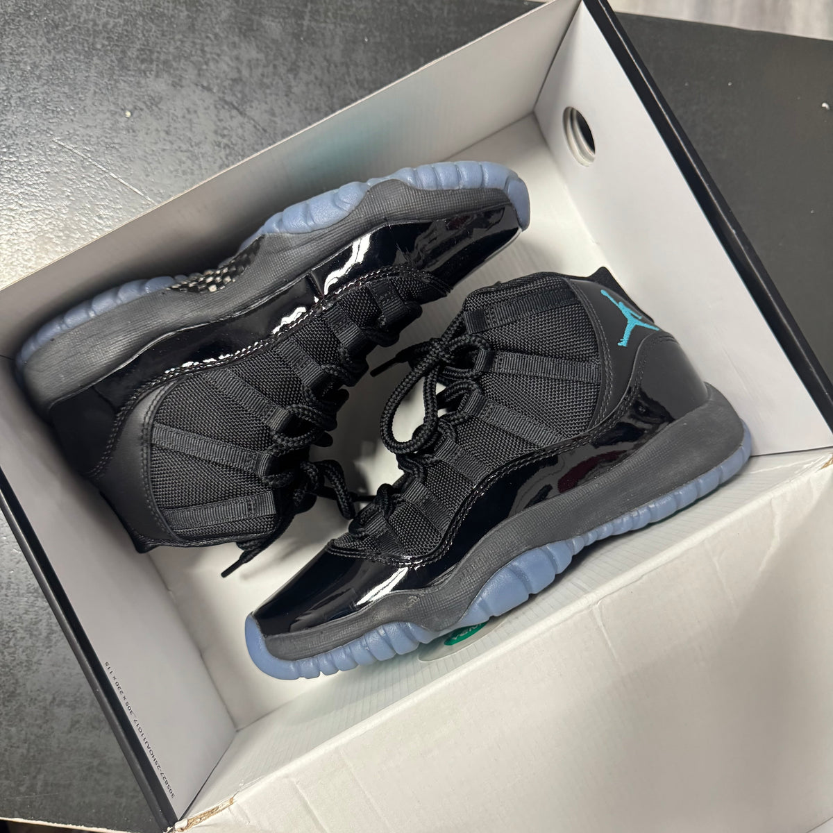 Jordan 11 Gamma / Preowned