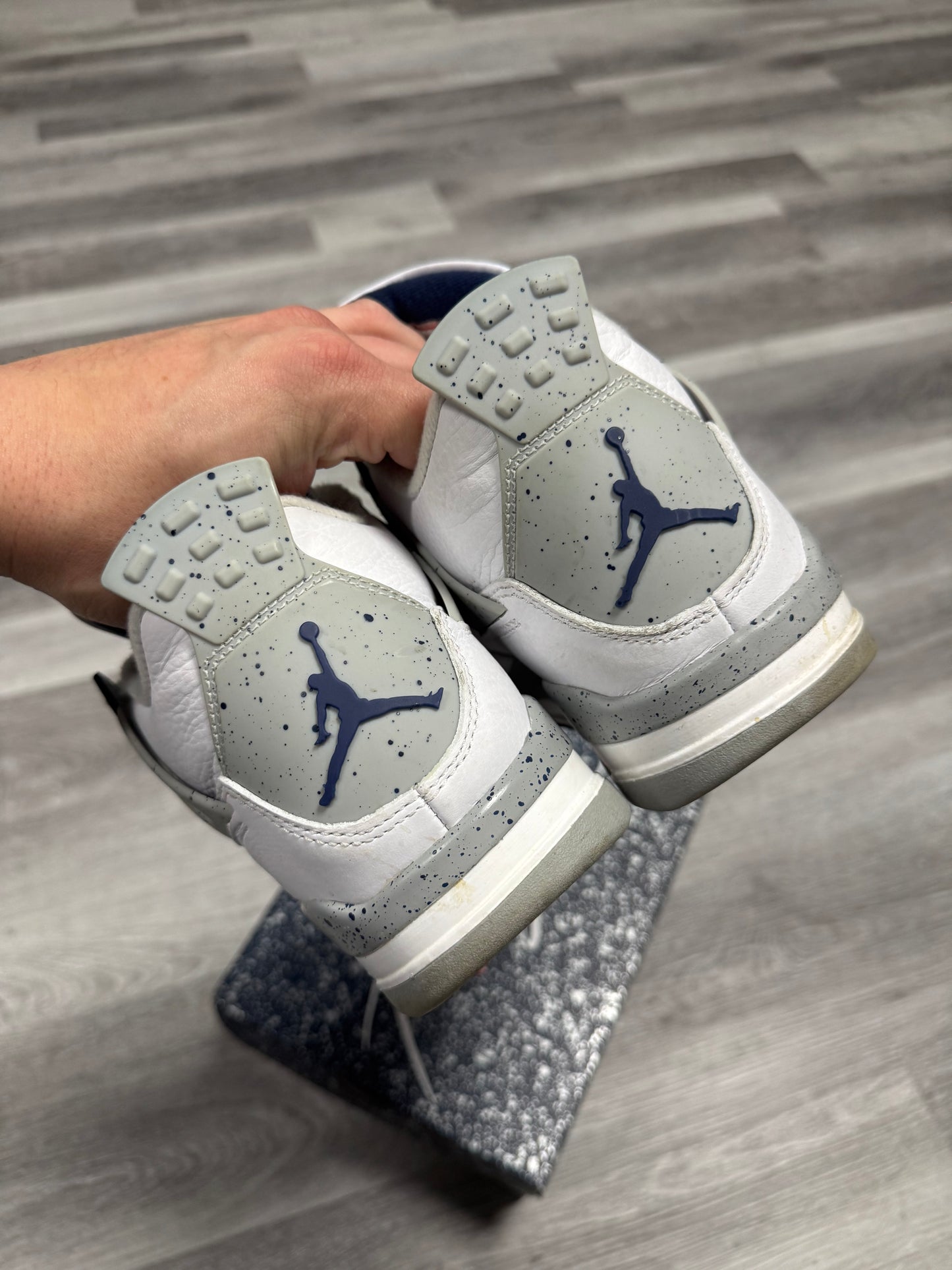 Jordan 4 Midnight Navy / Preowned