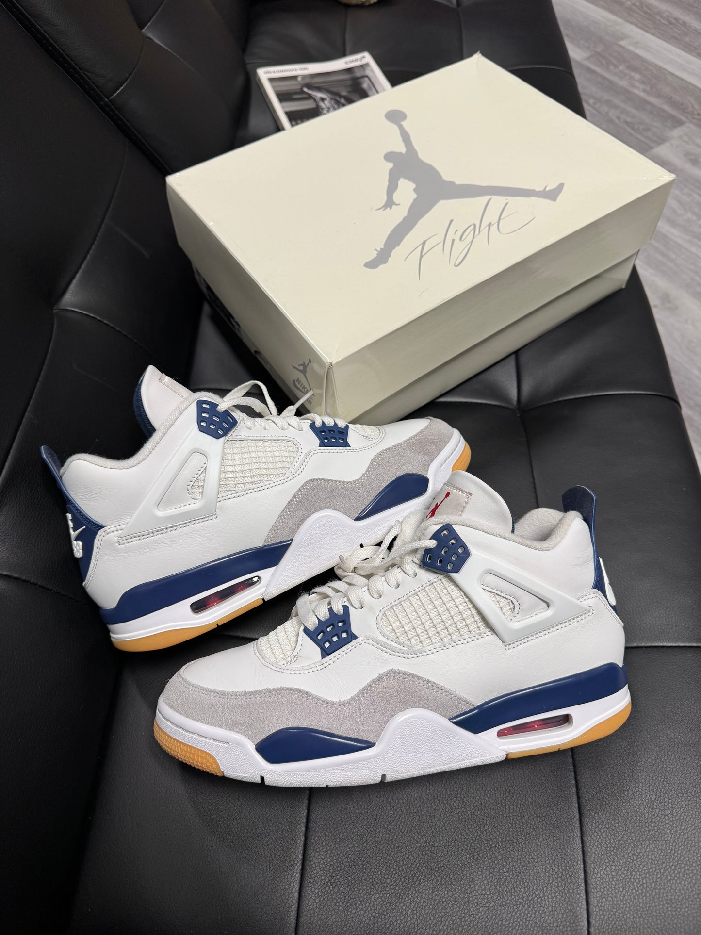 Jordan 4 SB Navy / Preowned
