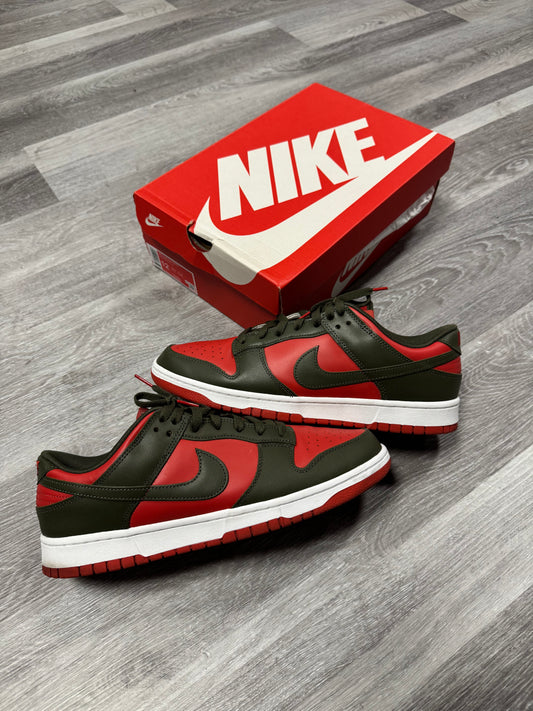 Dunk Low Mystic Red Cargo Khaki / Preowned