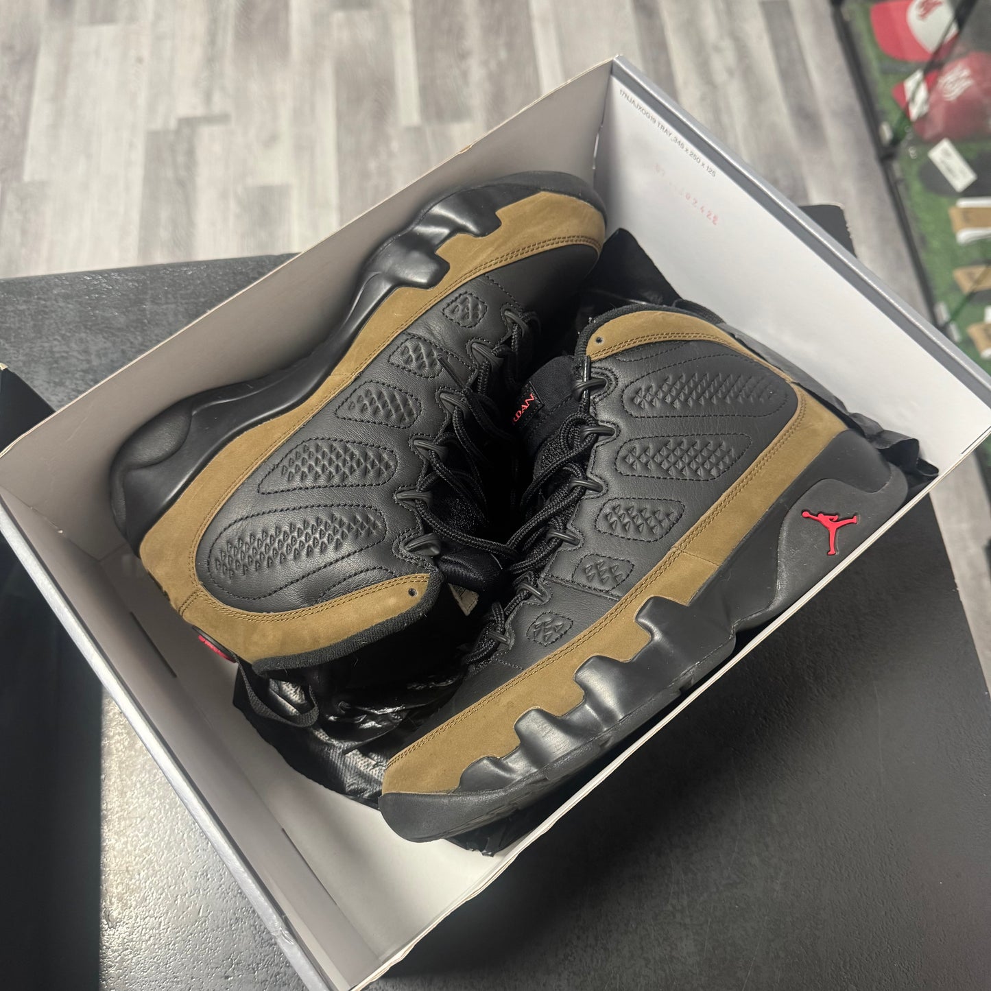 Jordan 9 Olive / Preowned