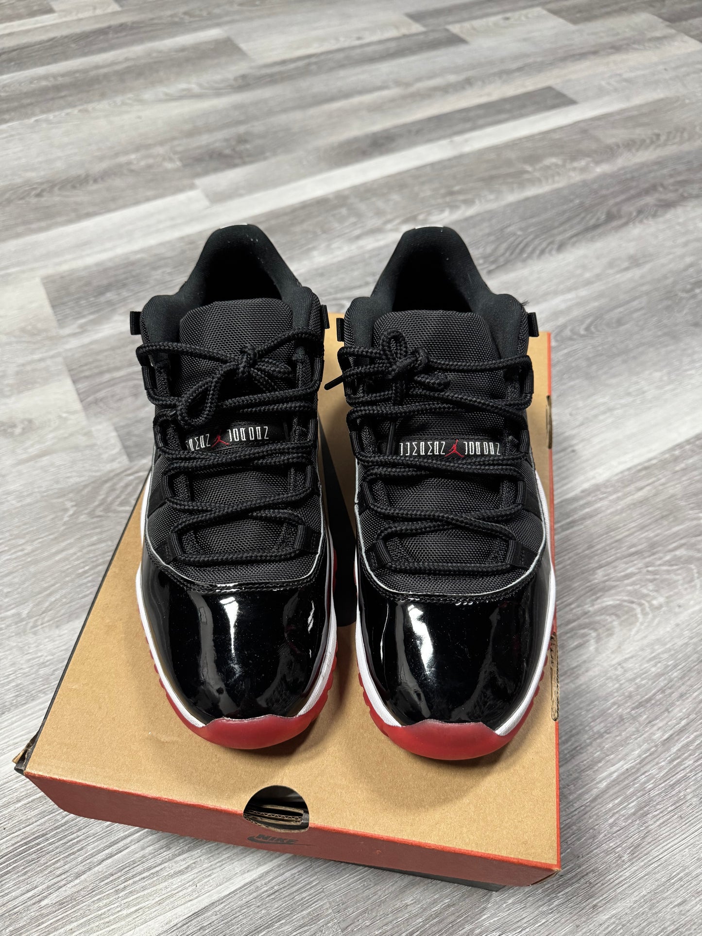 Jordan 11 Low Bred / Preowned