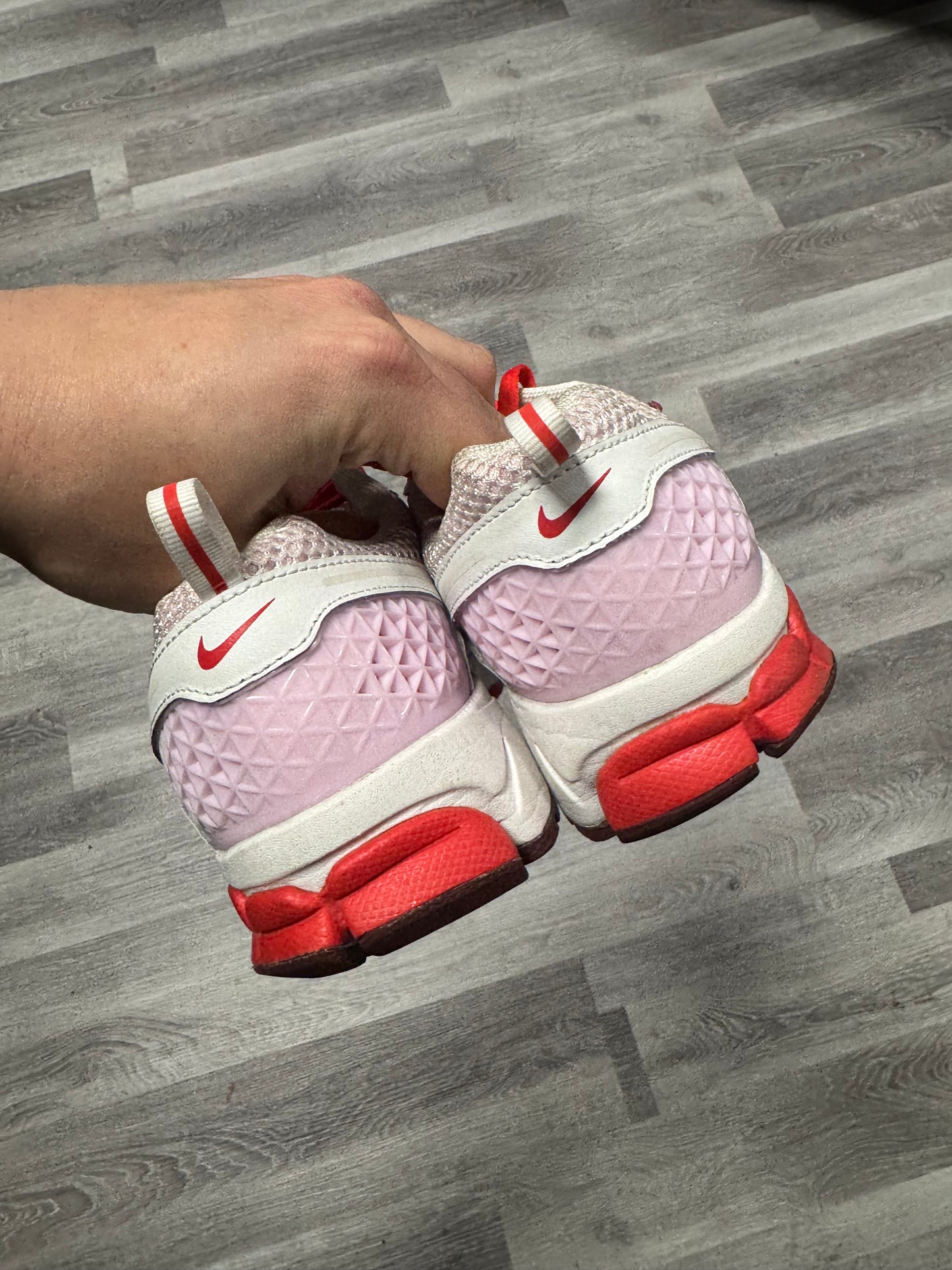 Nike Zoom Vomero 5 Valentines Day / Preowned