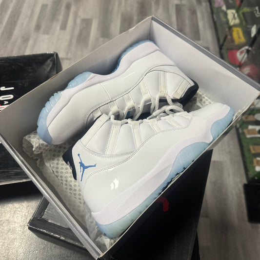 Jordan 11 Legend Blue / Preowned