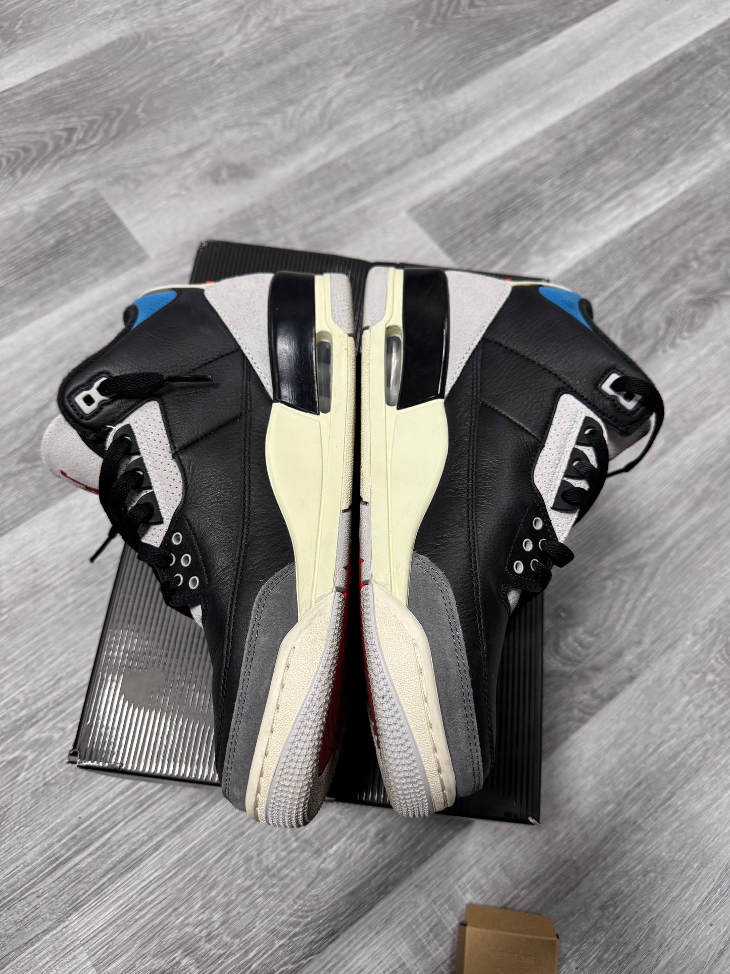 Jordan 3 Rare Air / Preowned