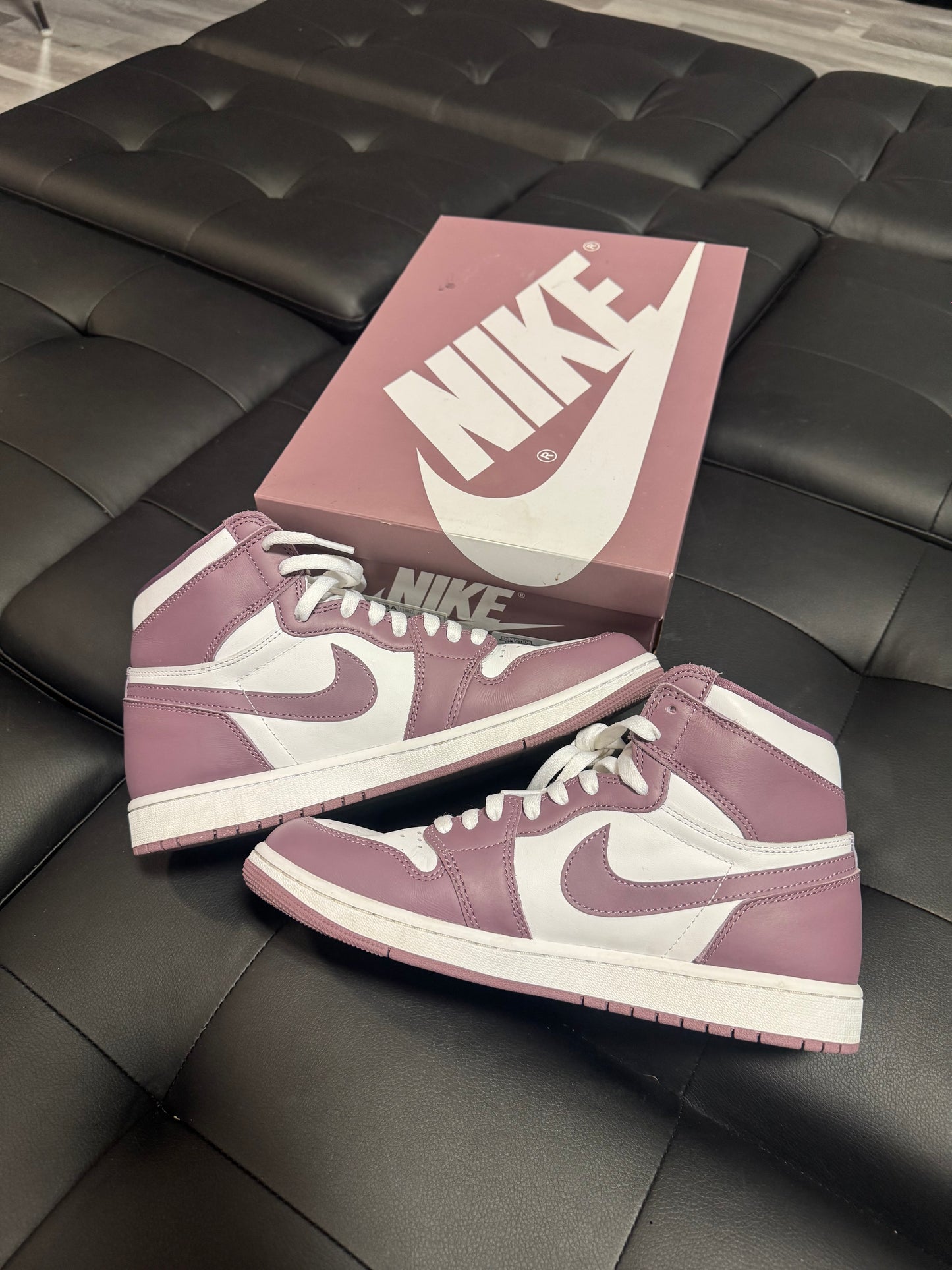 Jordan 1 Mauve / Preowned
