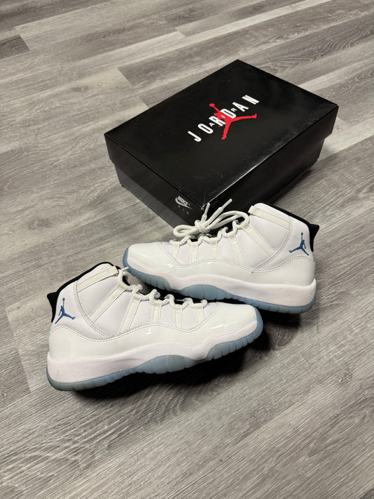 Jordan 11 Legend Blue / Preowned