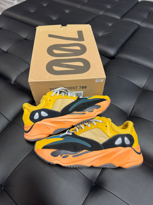 Yeezy 700 Sun / Preowned