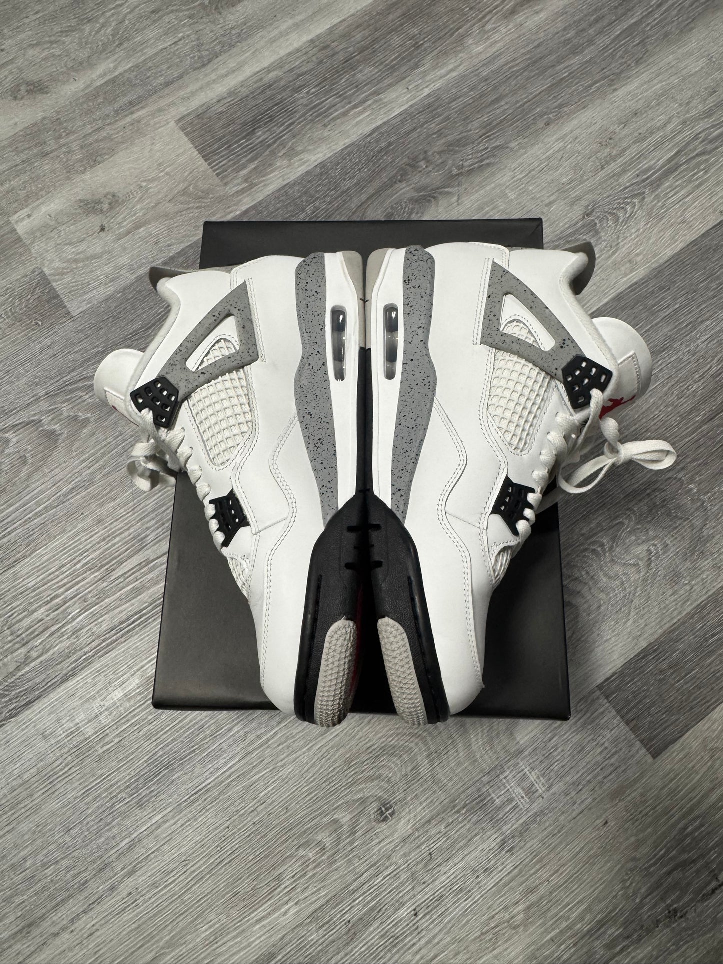Jordan 4 White Cement OG (2025) / Preowned