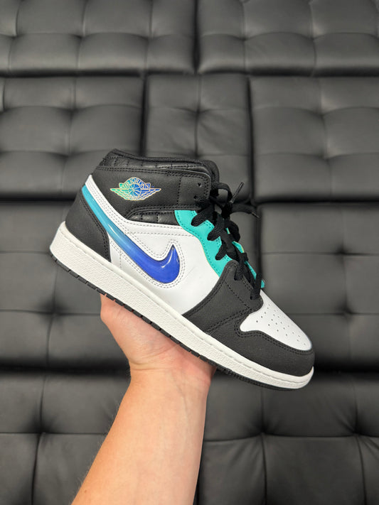 Jordan 1 Mid Hyper Jade / Brand New