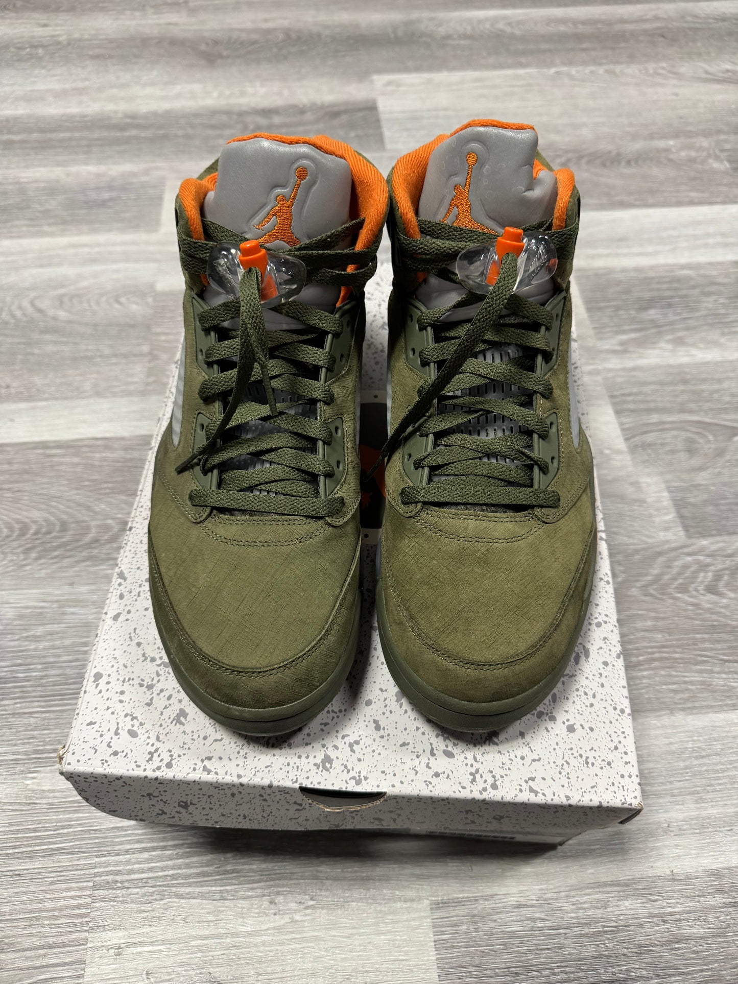 Jordan 5 Olive / Preowned