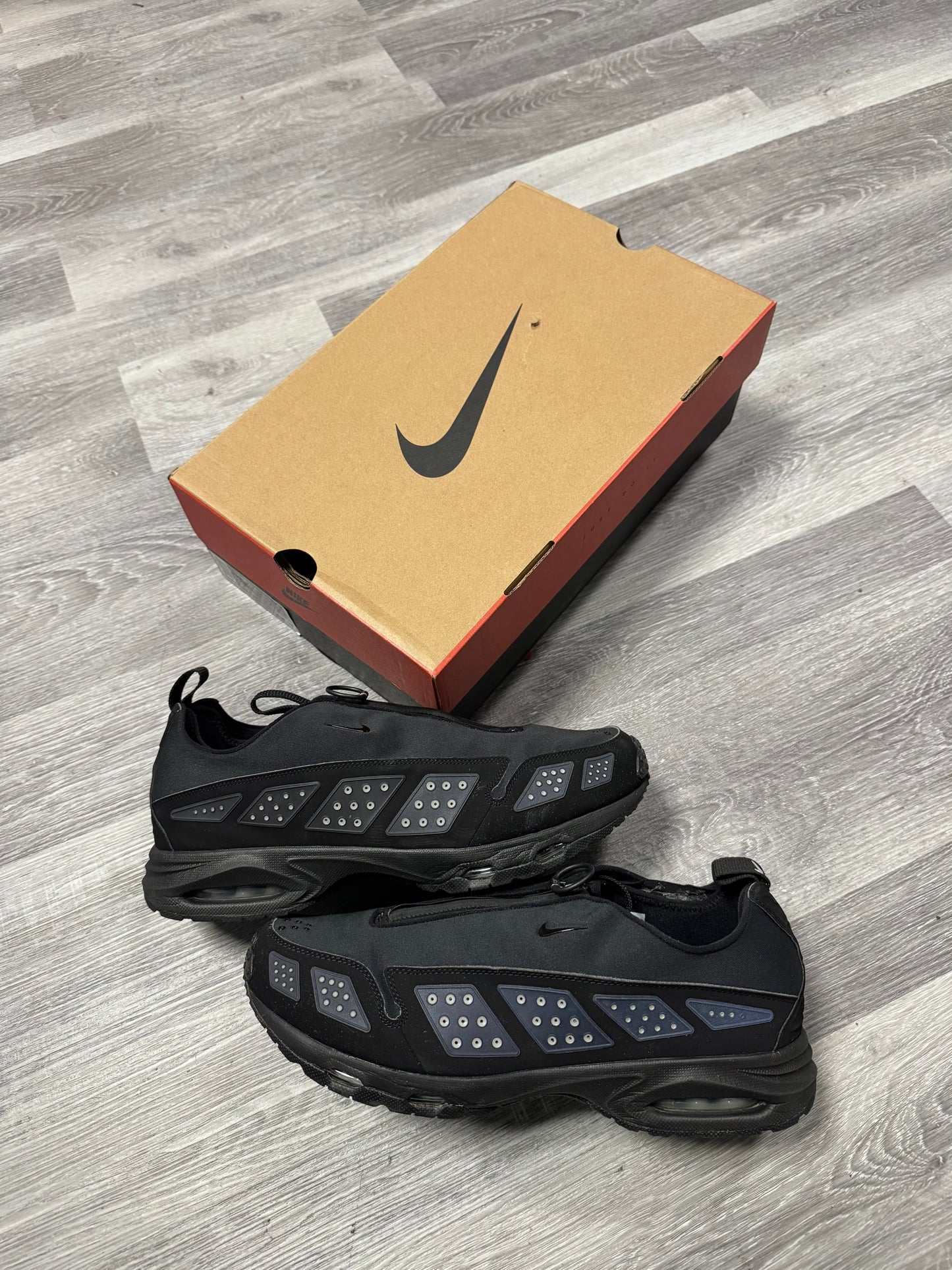 Air Max SNDR Triple Black / Preowned