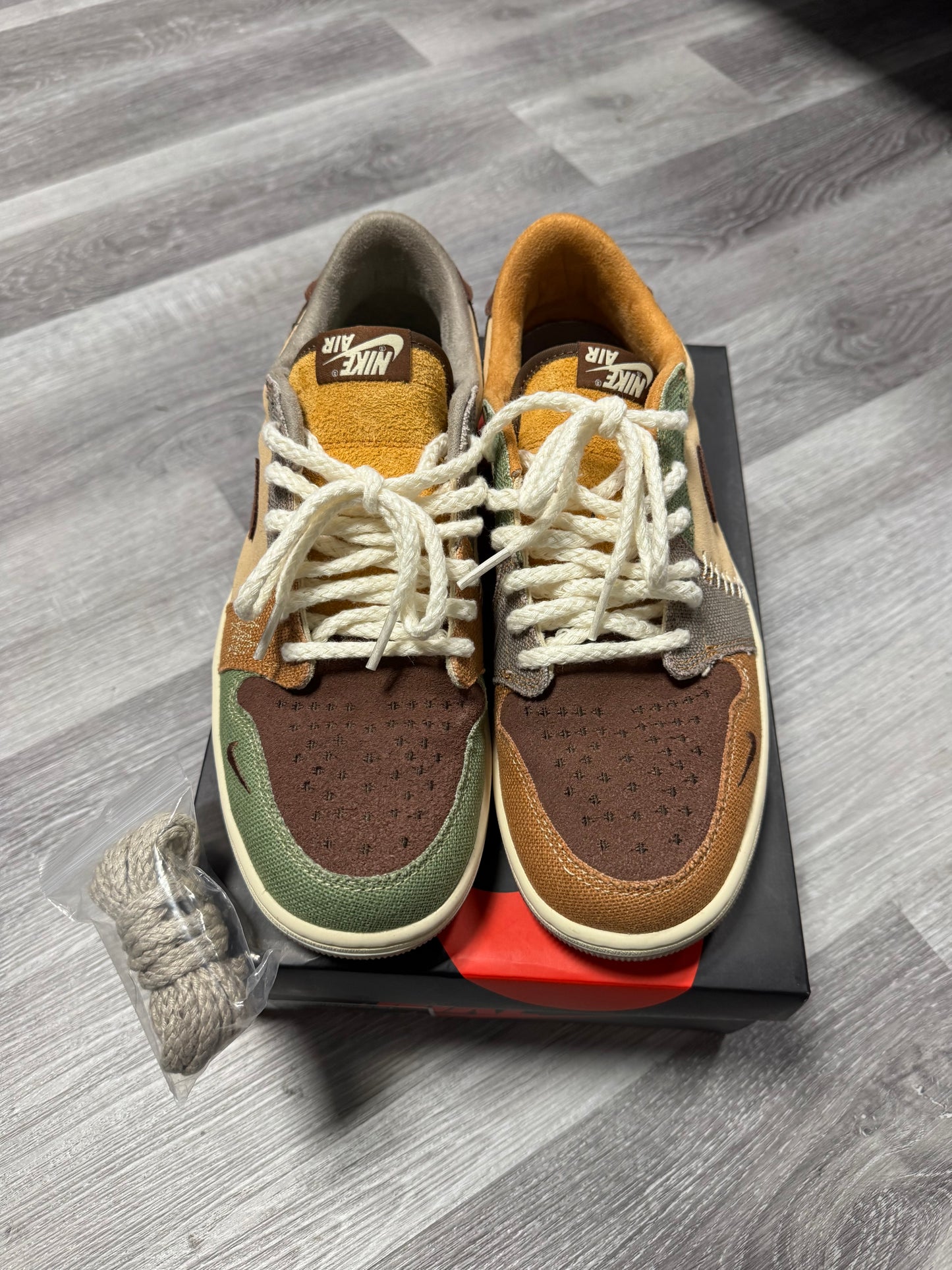 Jordan 1 Low OG Zion Voodoo / Preowned