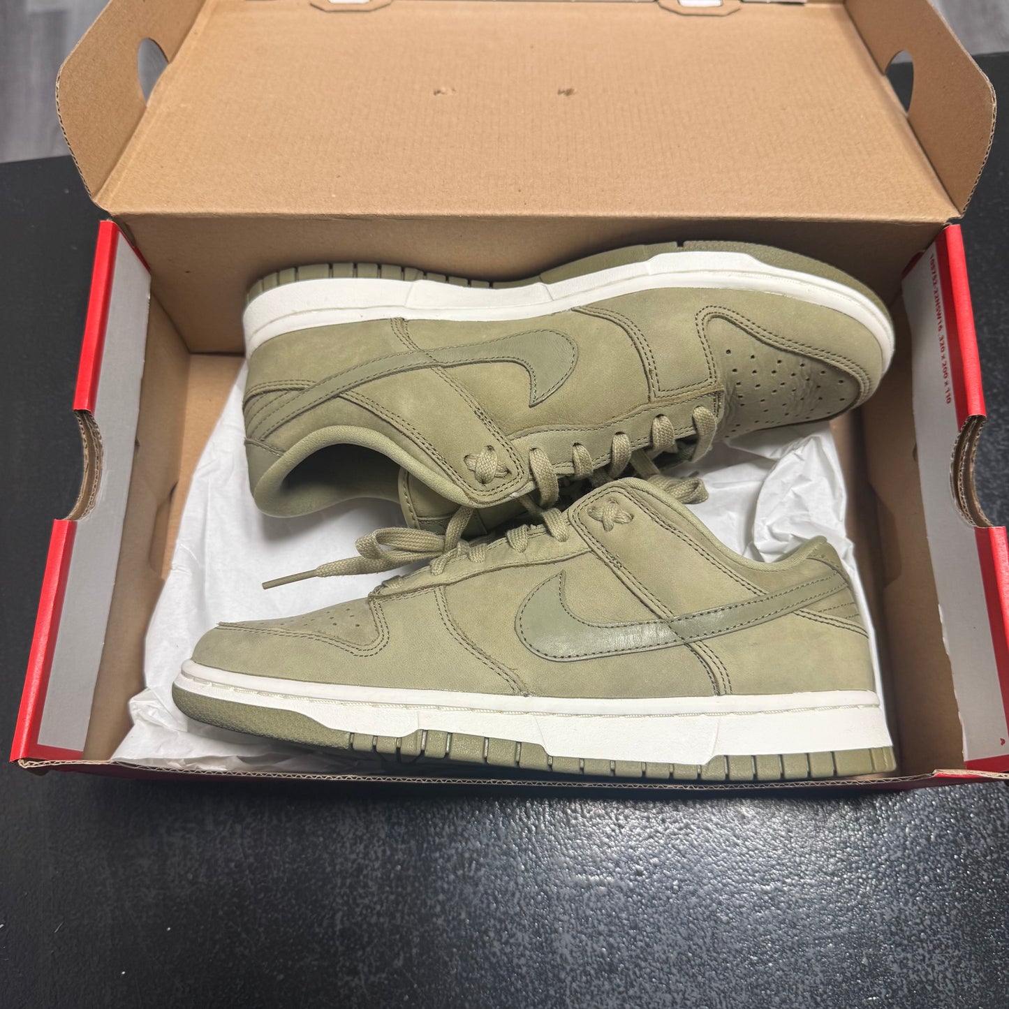 Dunk Low Neutral Olive / Preowned