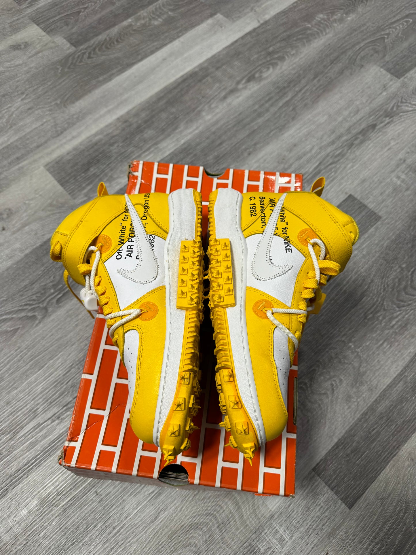 Air Force 1 Mid Off White Maize / Preowned