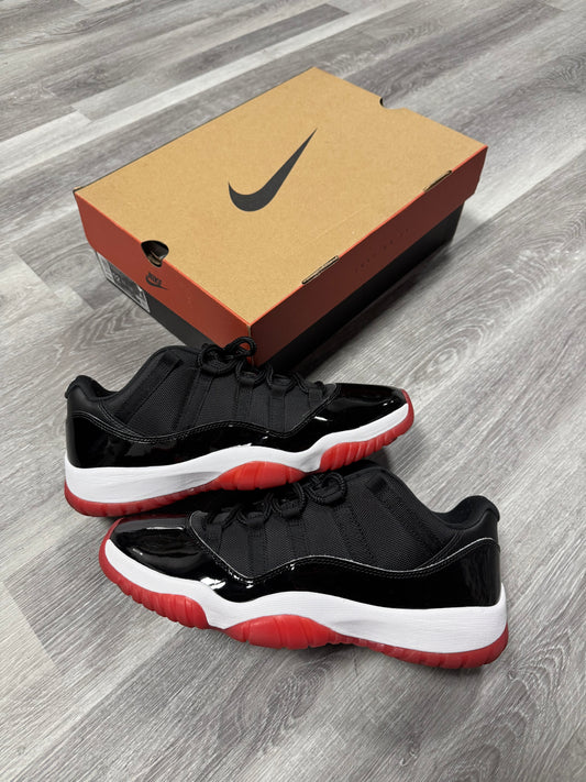 Jordan 11 Low Bred / Preowned