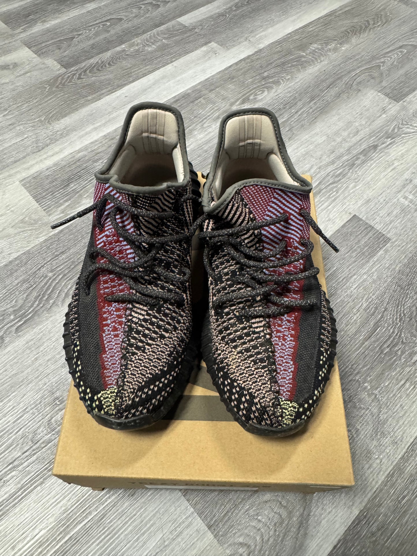 Yeezy 350 Yecheil / Preowned