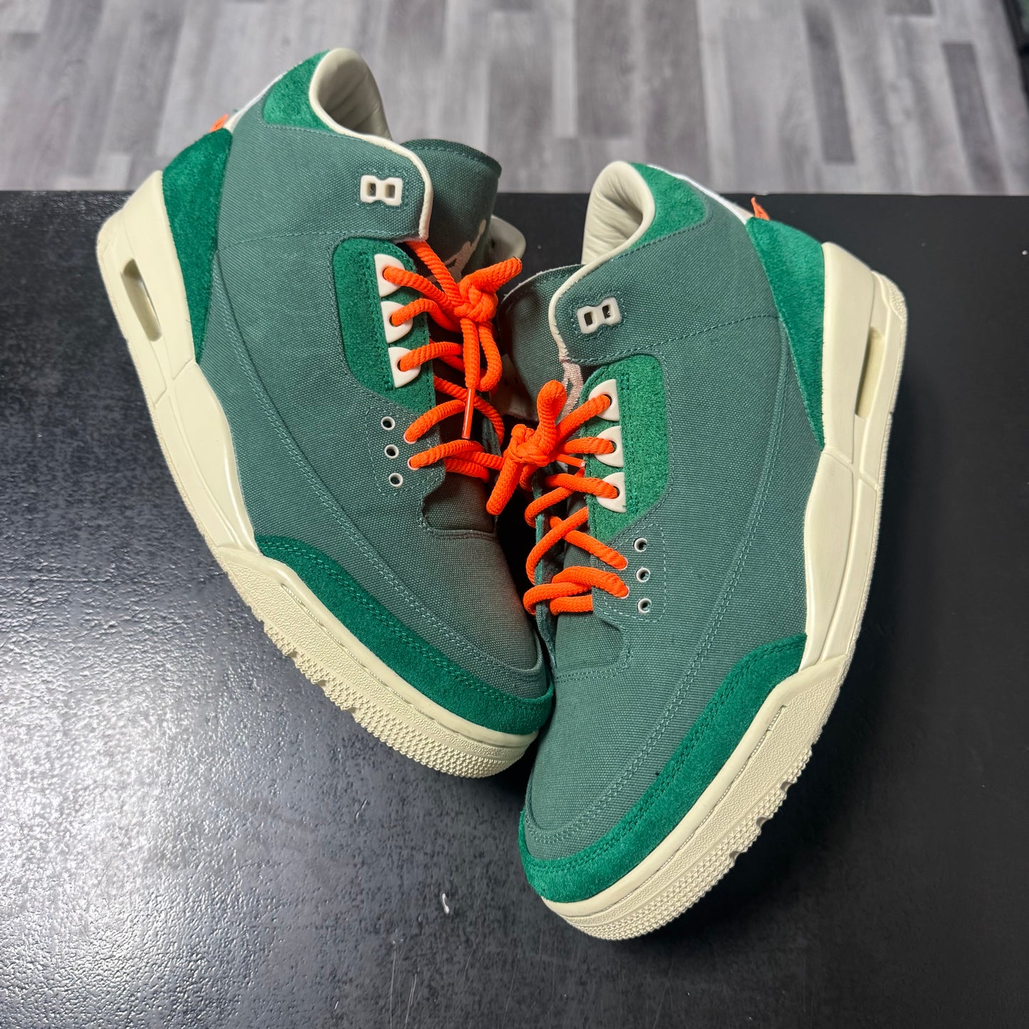 Jordan 3 Nina Chanel / Preowned
