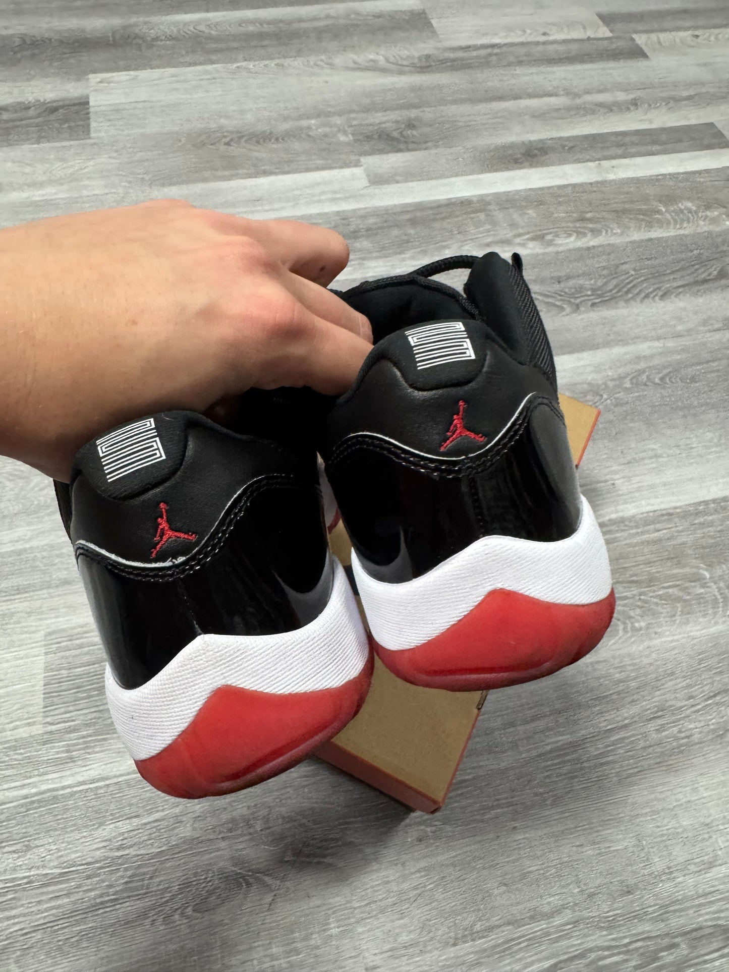 Jordan 11 Low Bred / Preowned