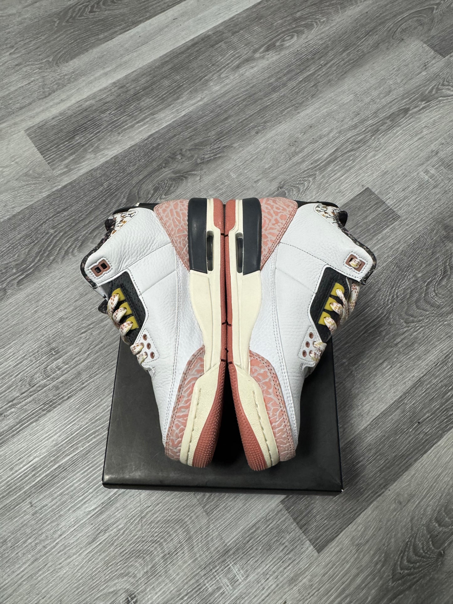 Jordan 3 Vintage Floral / Preowned