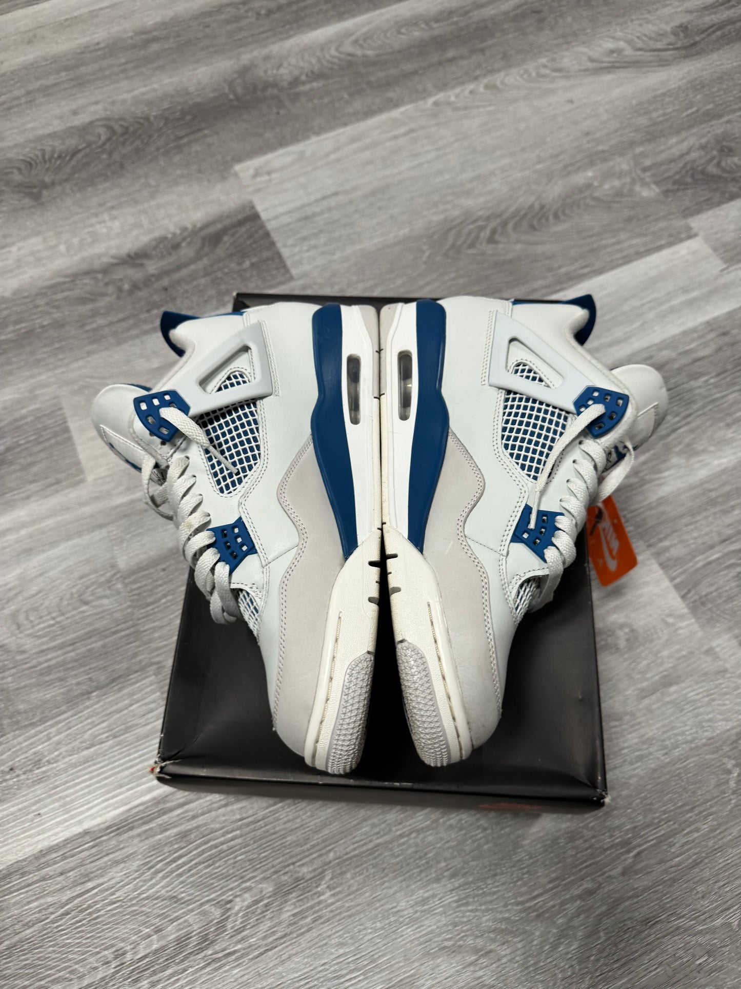 Jordan 4 Military Blue / Preowned