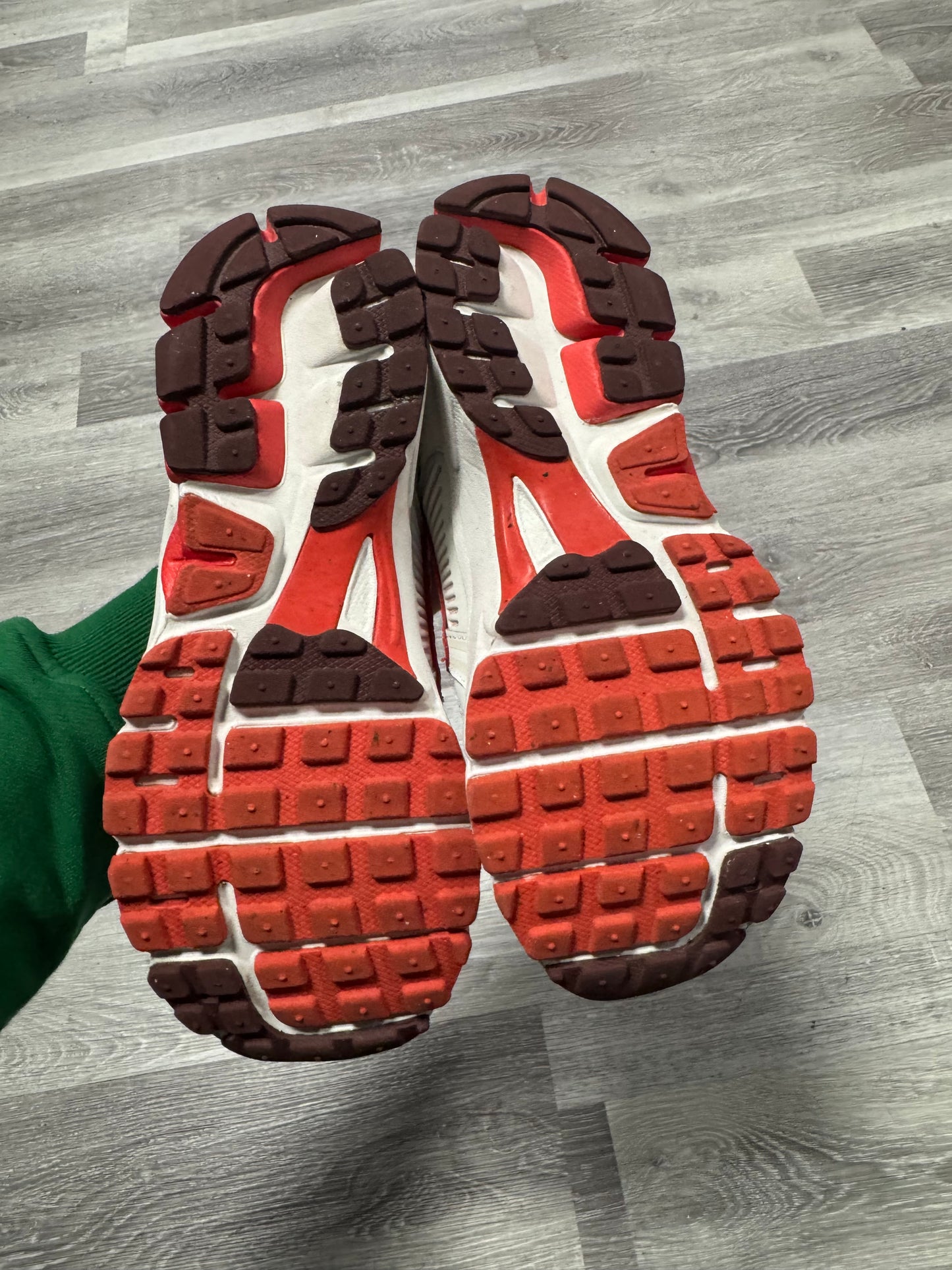 Nike Zoom Vomero 5 Valentines Day / Preowned