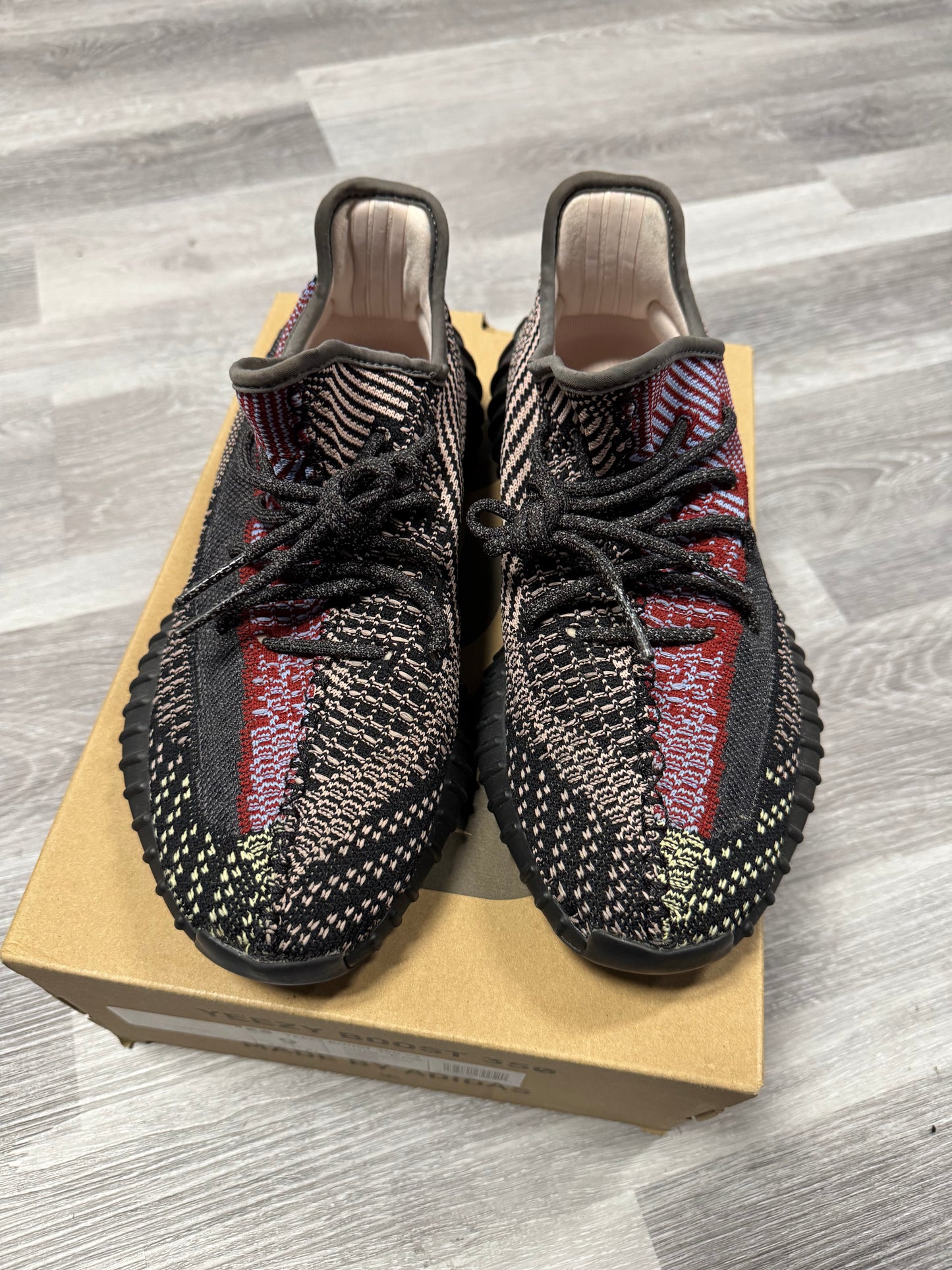 Yeezy 350 Yecheil / Preowned