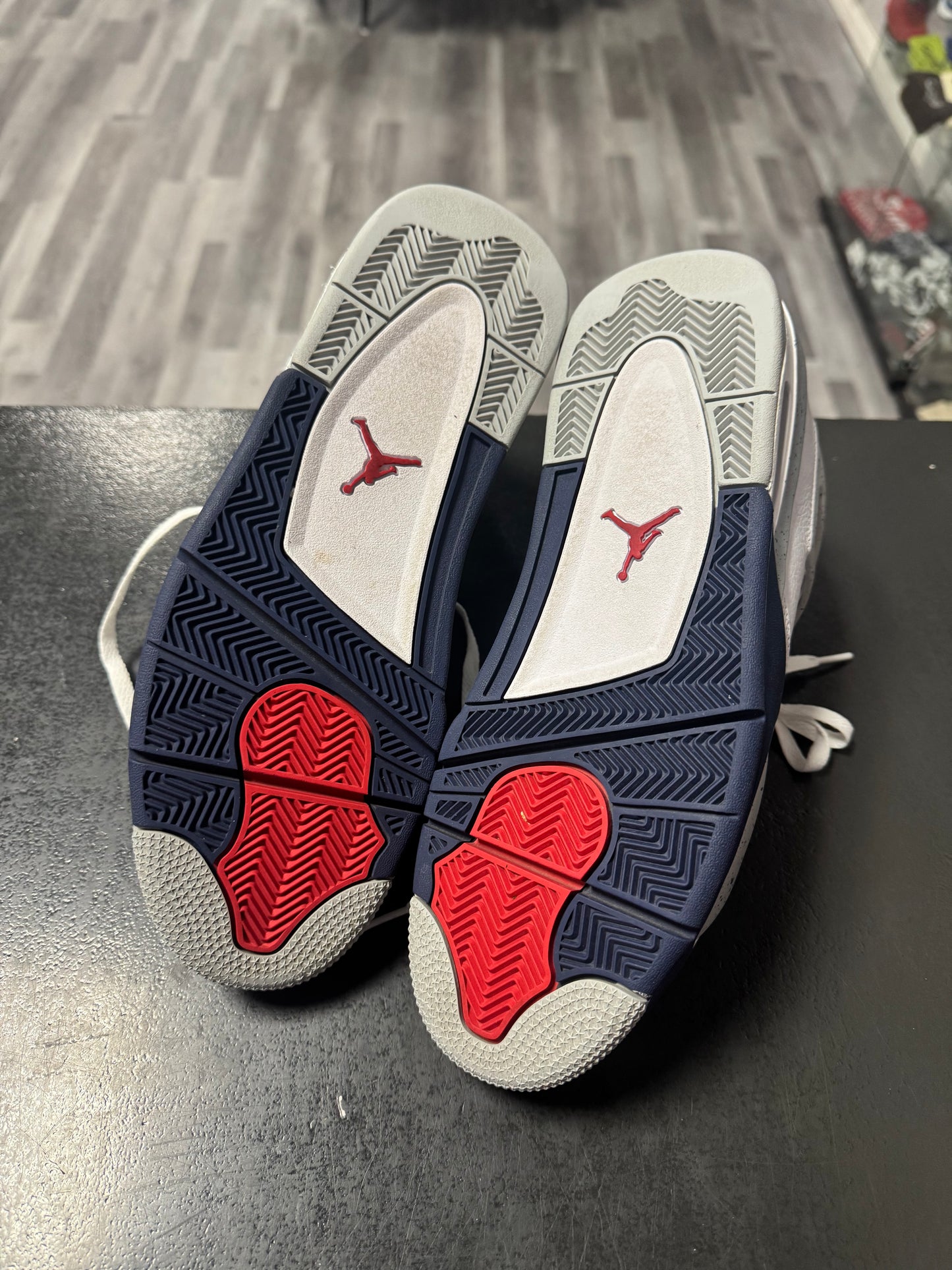 Jordan 4 Midnight Navy / Preowned