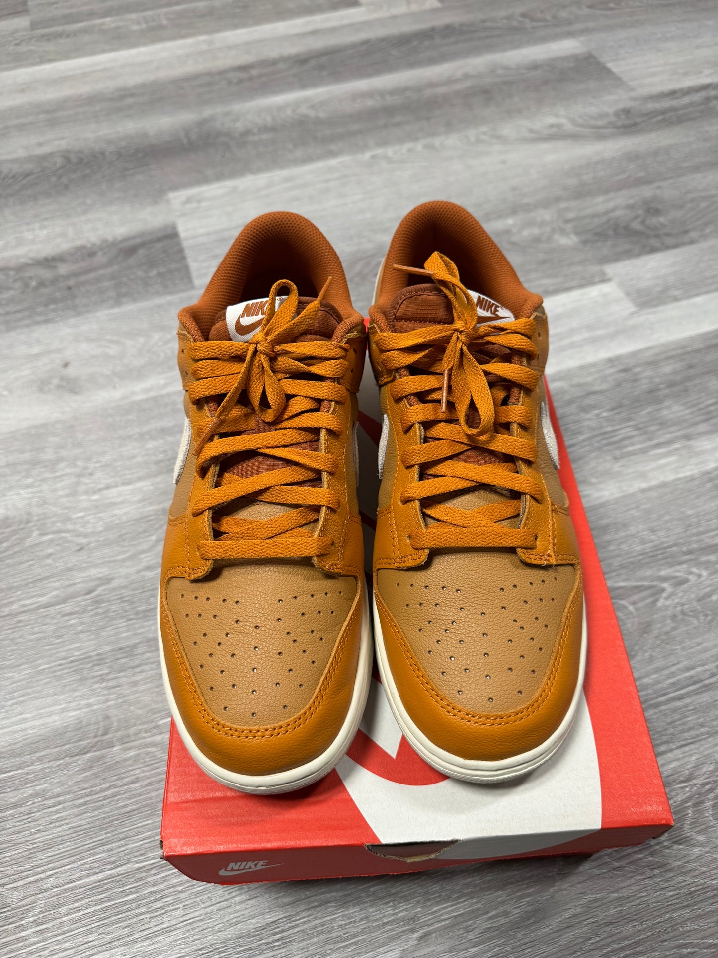 Dunk Low Monarch / Preowned