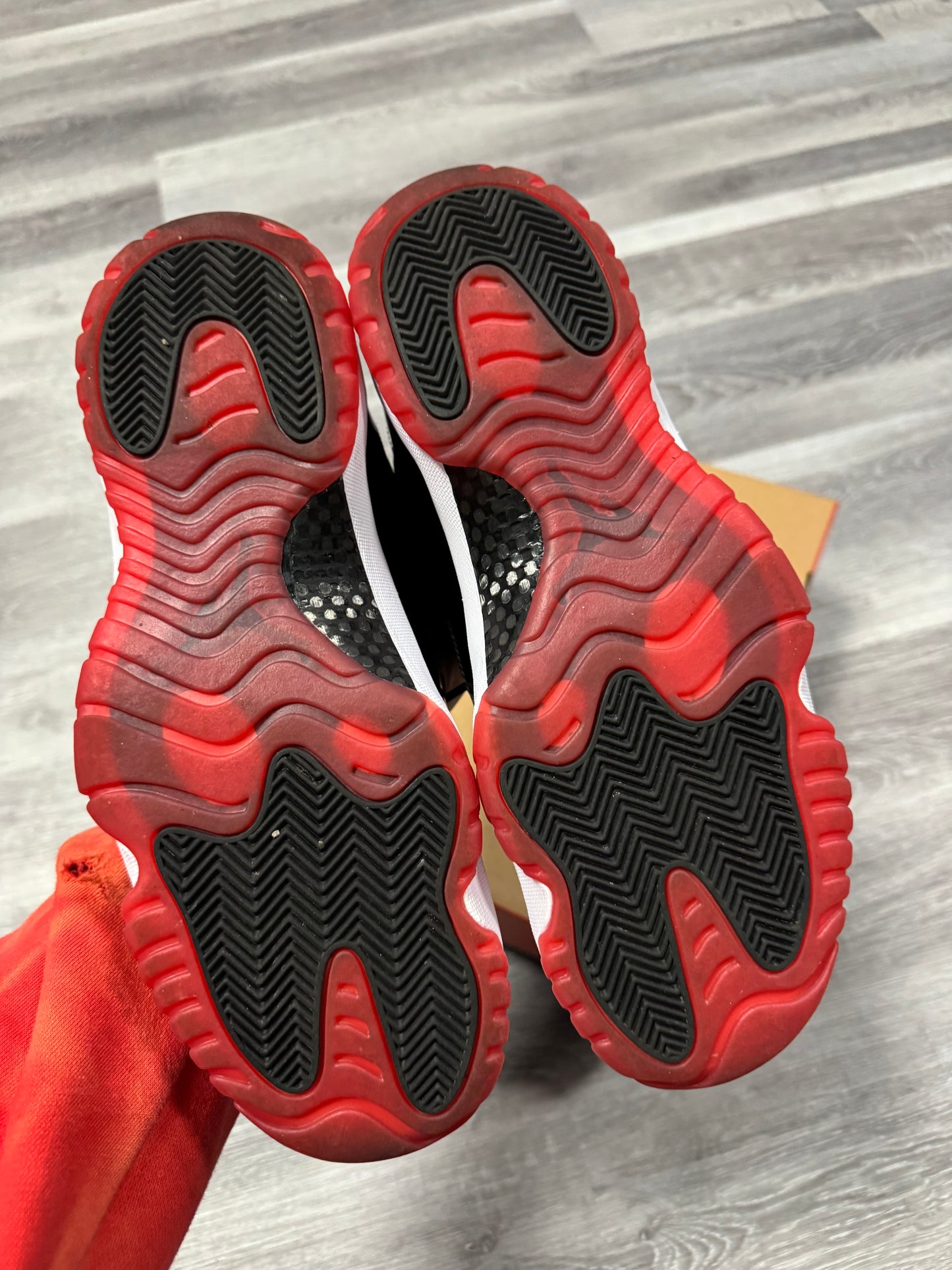Jordan 11 Low Bred / Preowned