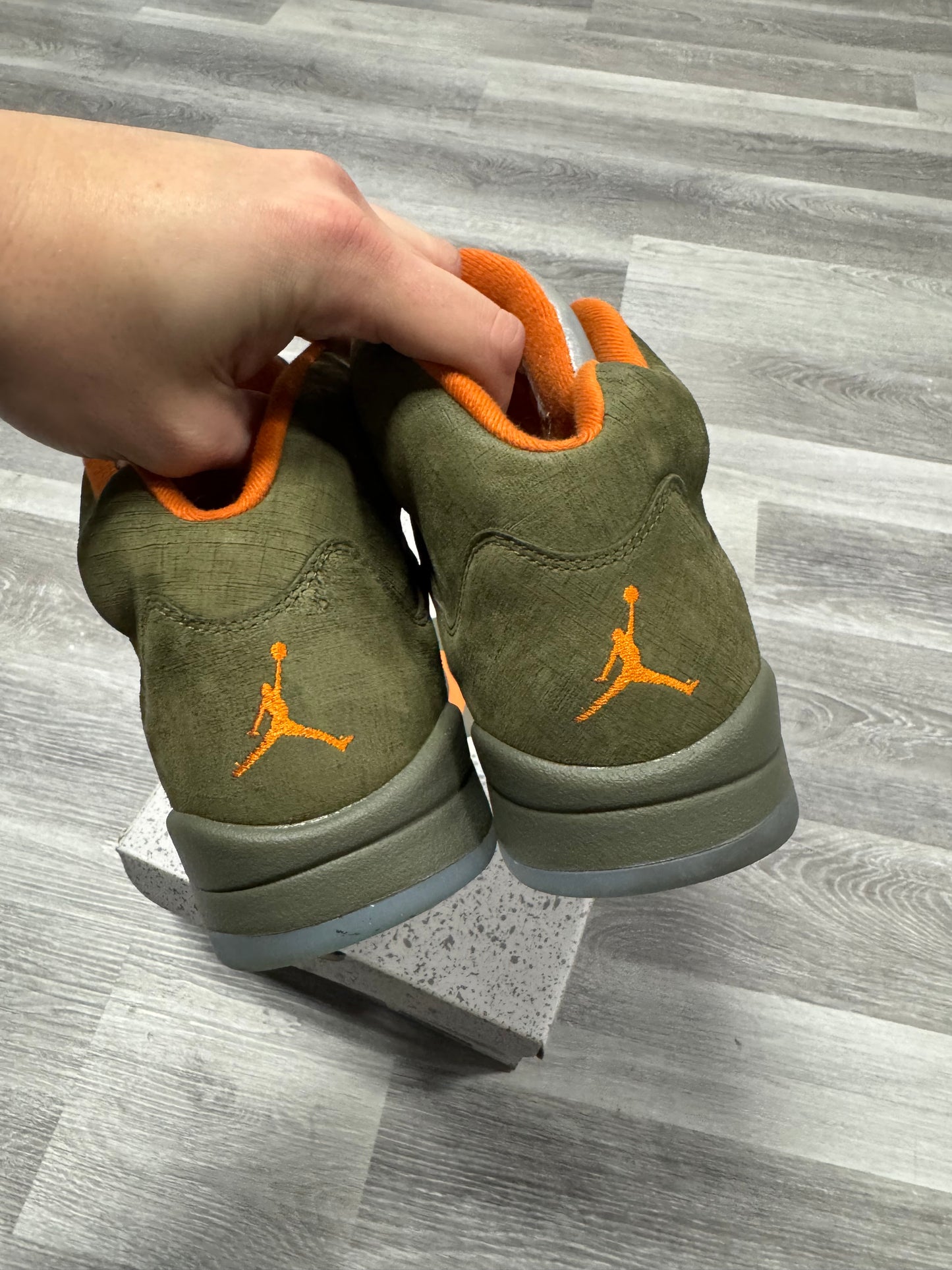Jordan 5 Olive / Preowned