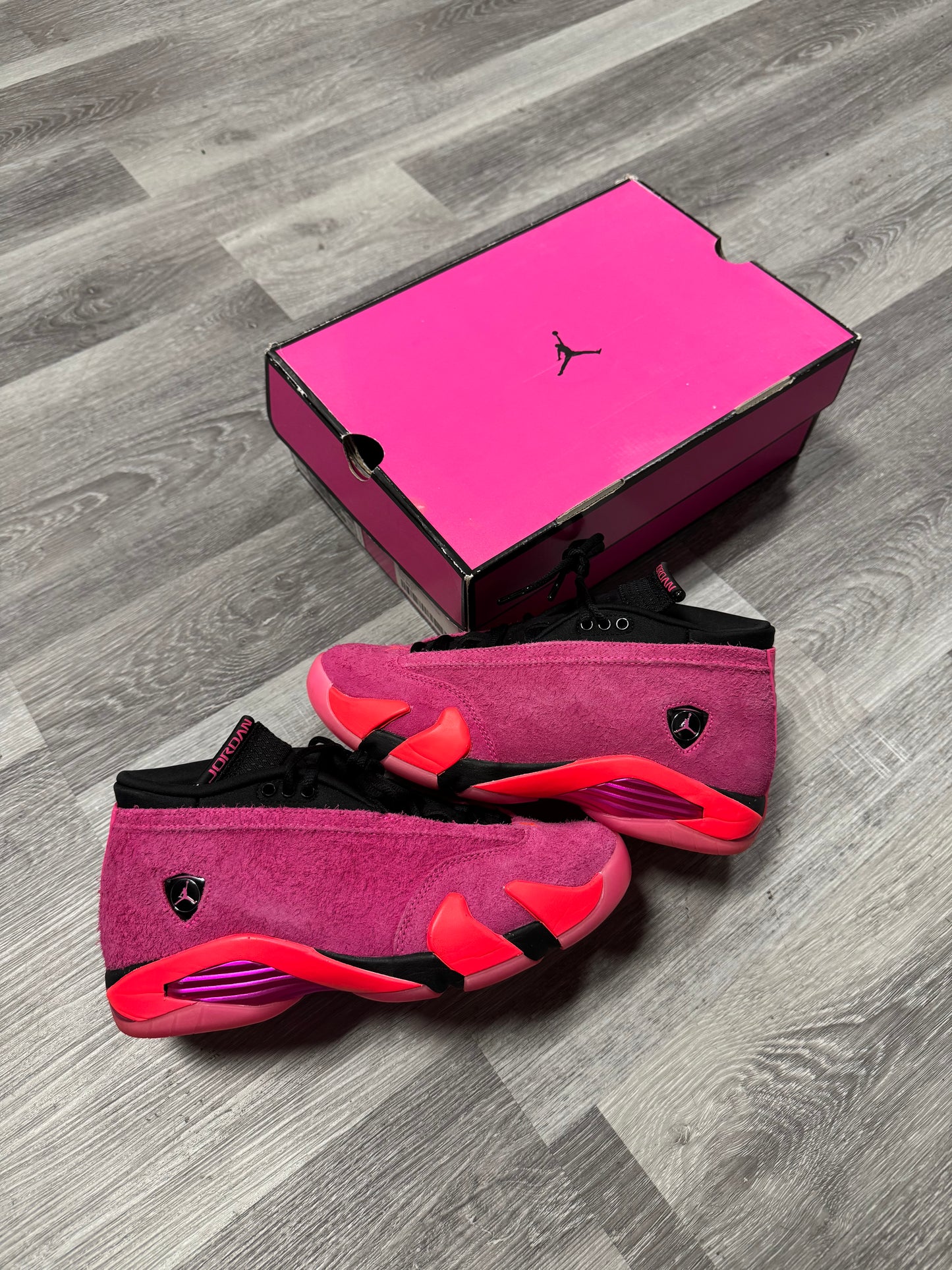 Jordan 14 Low Shocking Pink / Preowned