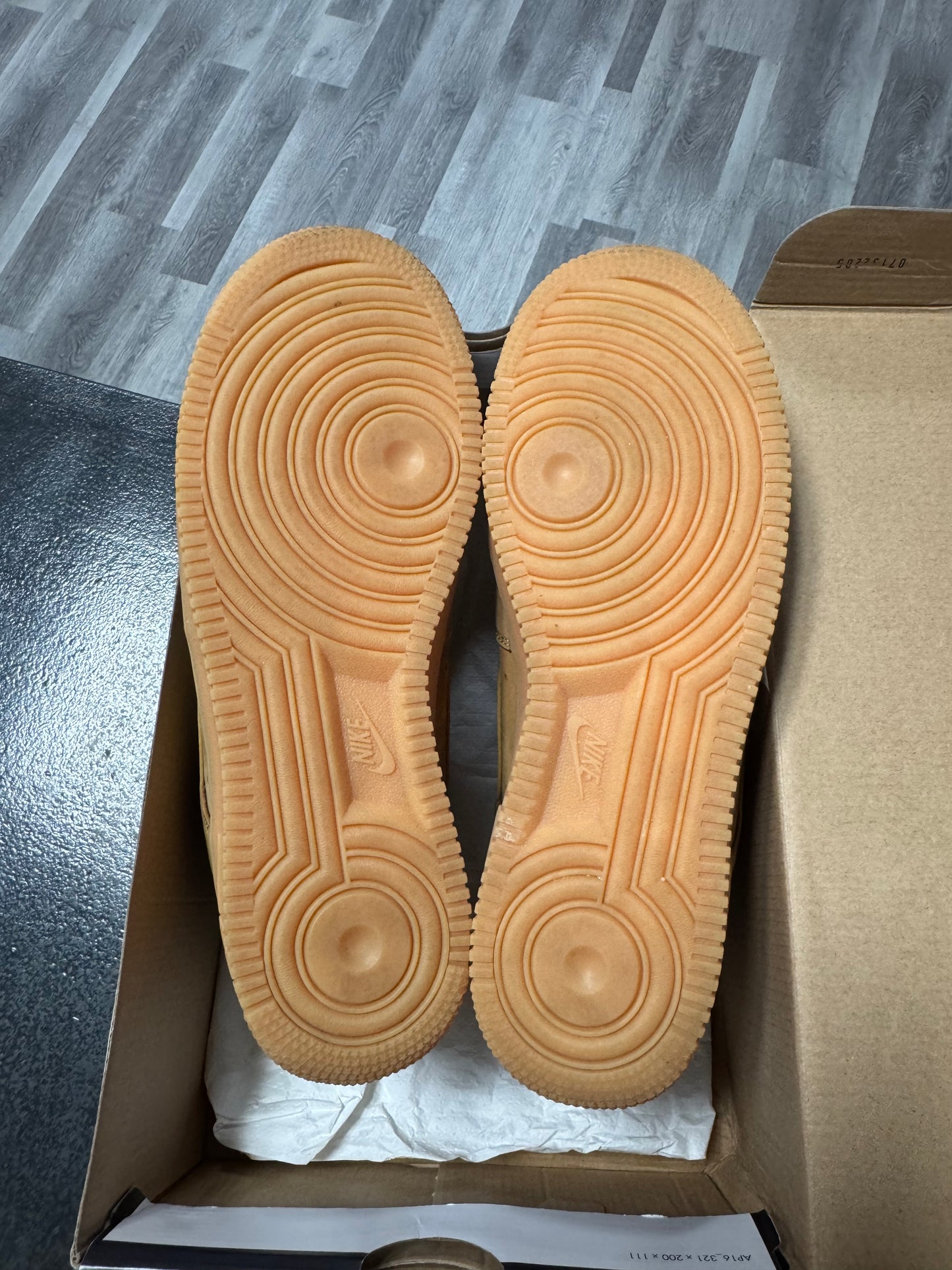 Air Force 1 Low Wheat / Preowned