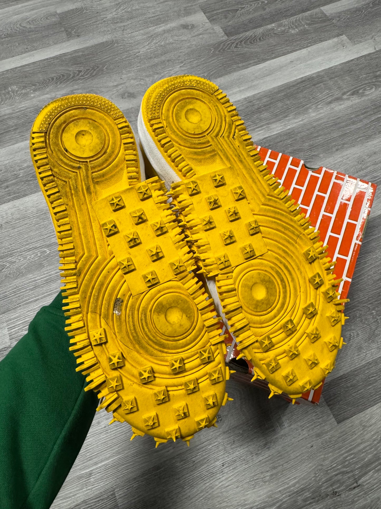 Air Force 1 Mid Off White Maize / Preowned