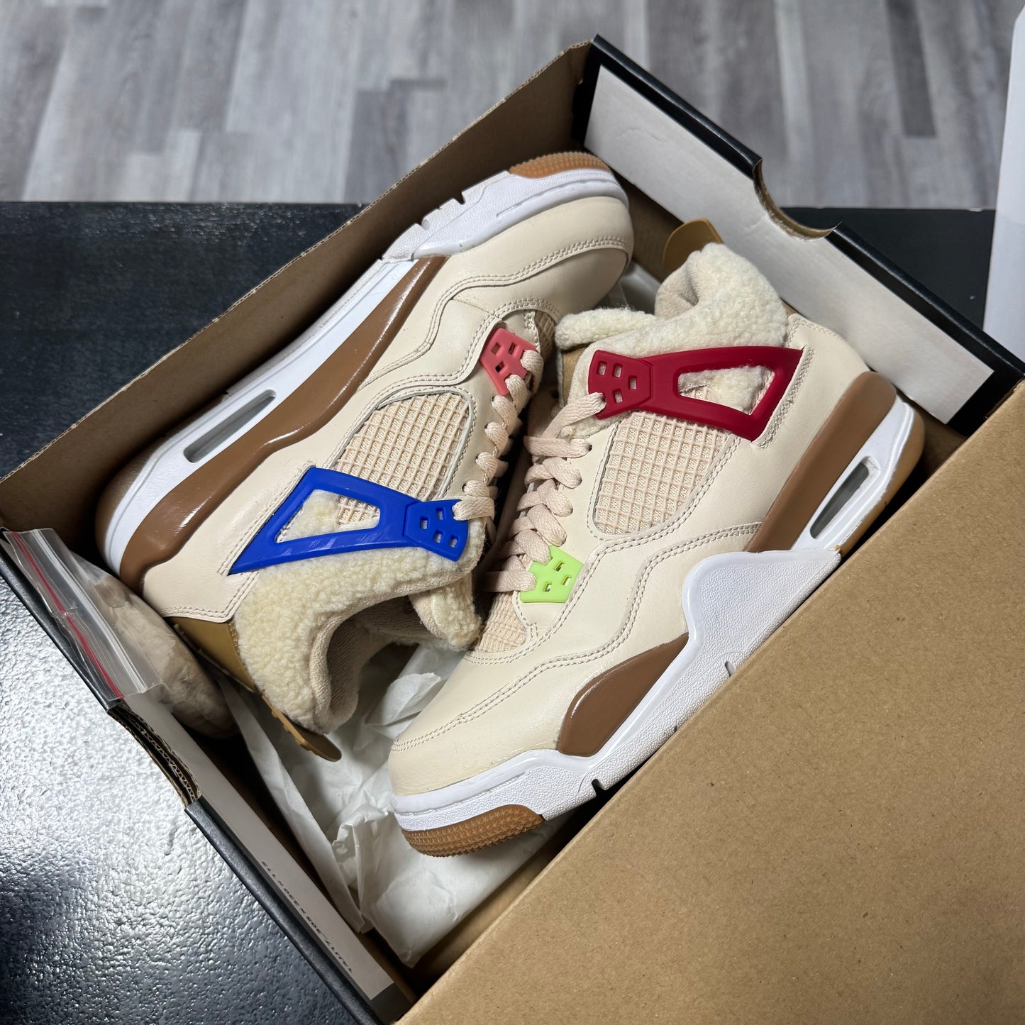 Jordan 4 Wild Things / Preowned