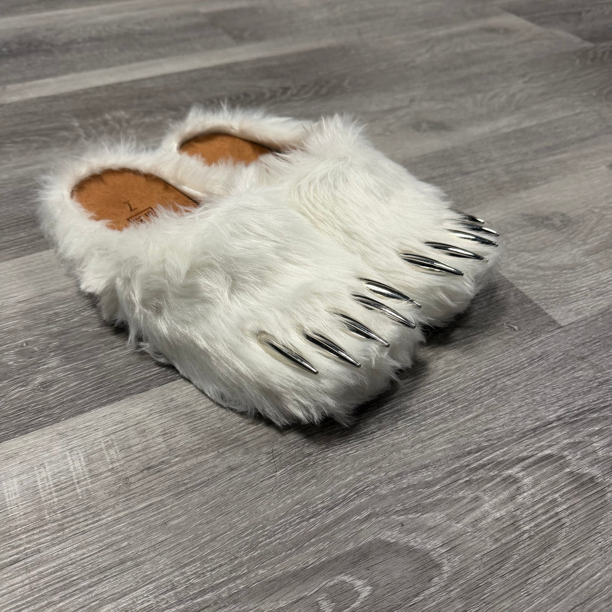 Bravest Studios Bear Claw (White) / Brand New