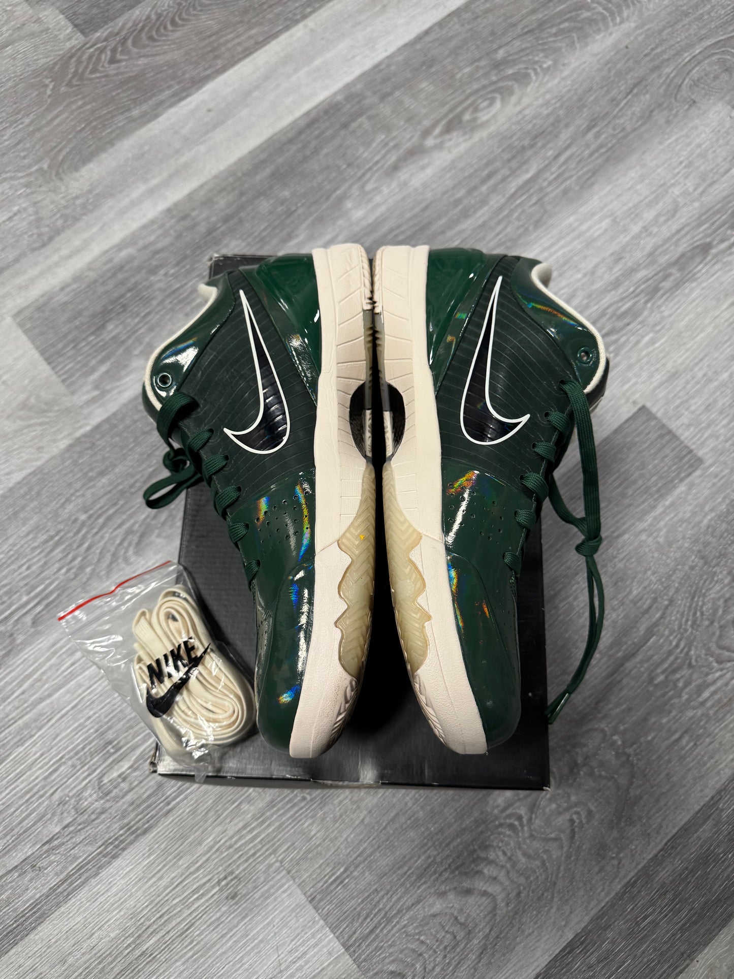 Kobe 4 UNDFTD Milwaukee Bucks / Preowned