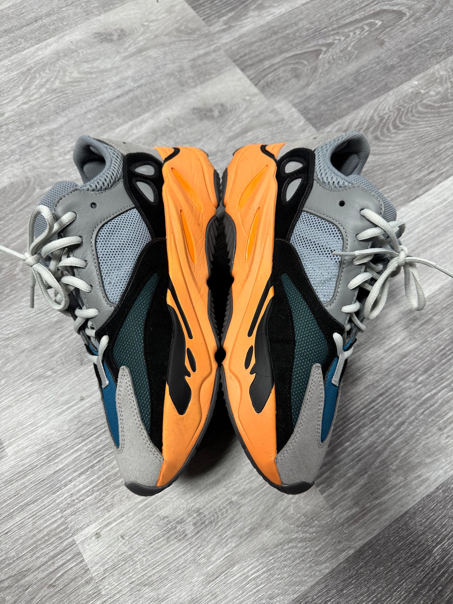 Yeezy 700 Wash Orange / Preowned