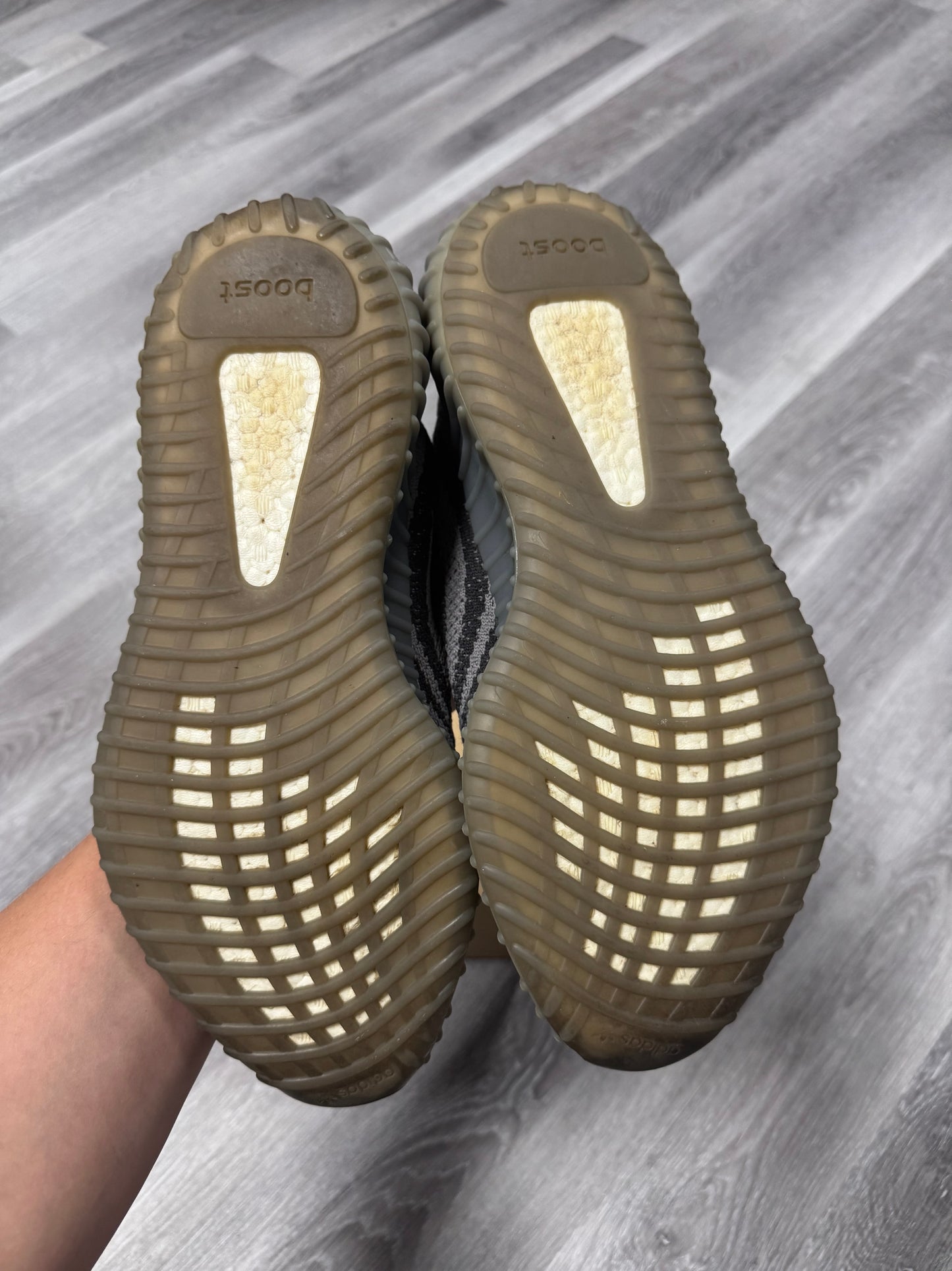 Yeezy 350 Beluga 2.0 / Preowned
